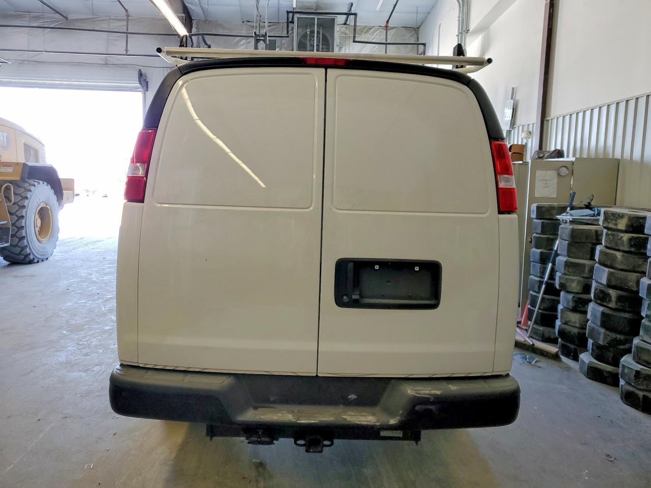 2025 Chevrolet Express VIN 1GCWGAFP6S1189430 photo 6