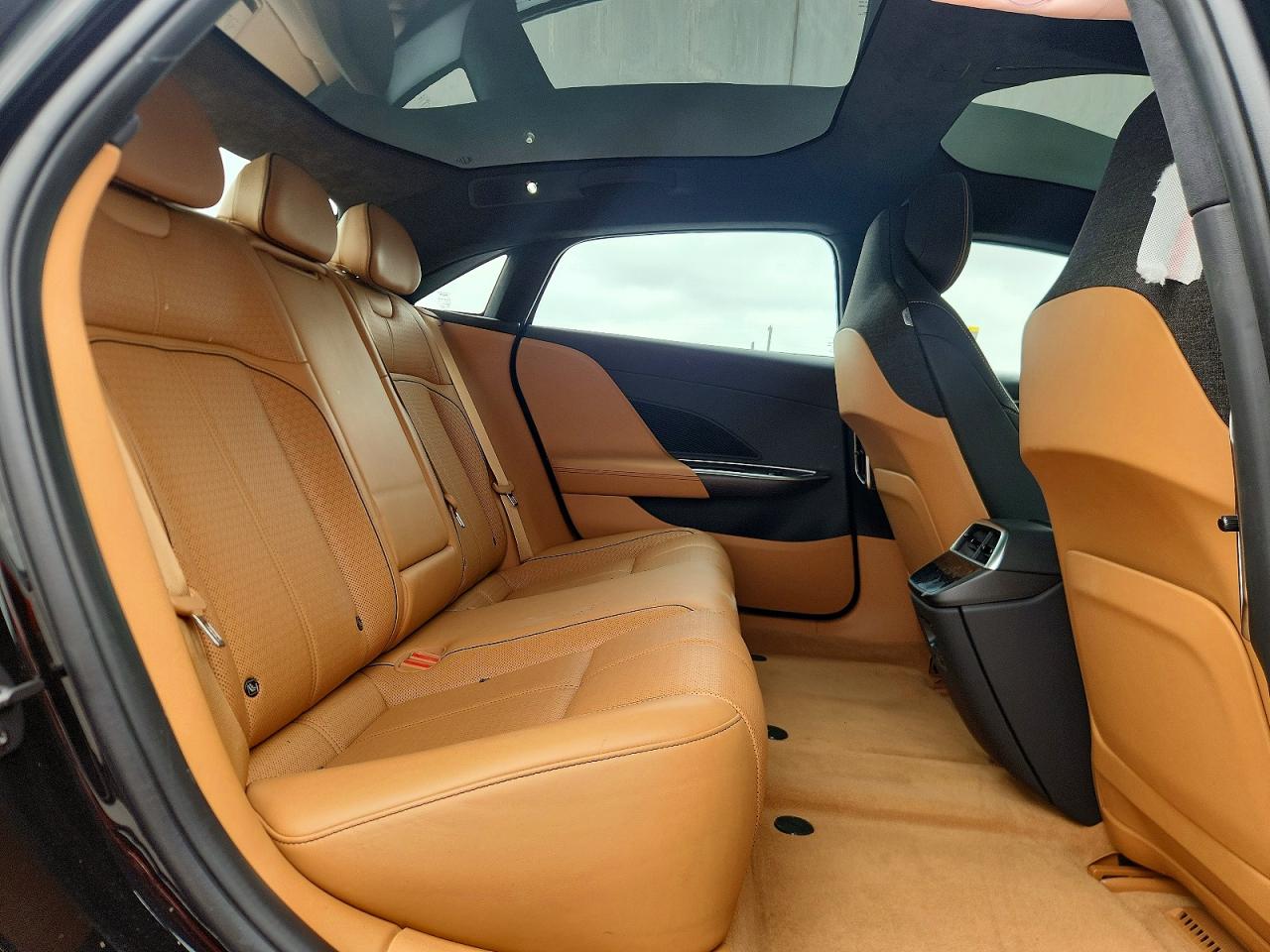 2022 LUCID Air VIN 50EA1GBA0NA002957 photo 10