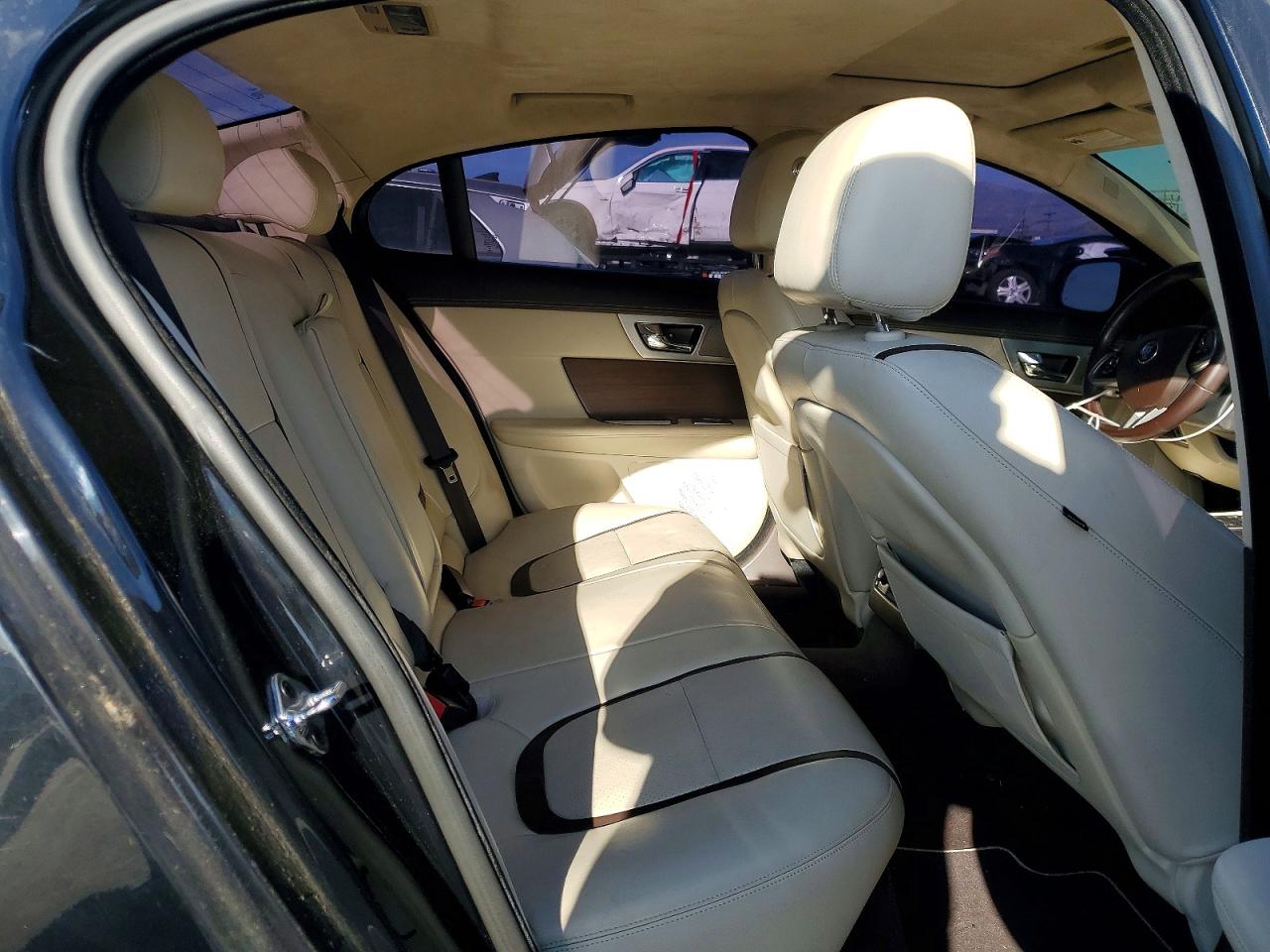2015 Jaguar Xf VIN SAJWA0F78F8U58831 photo 10