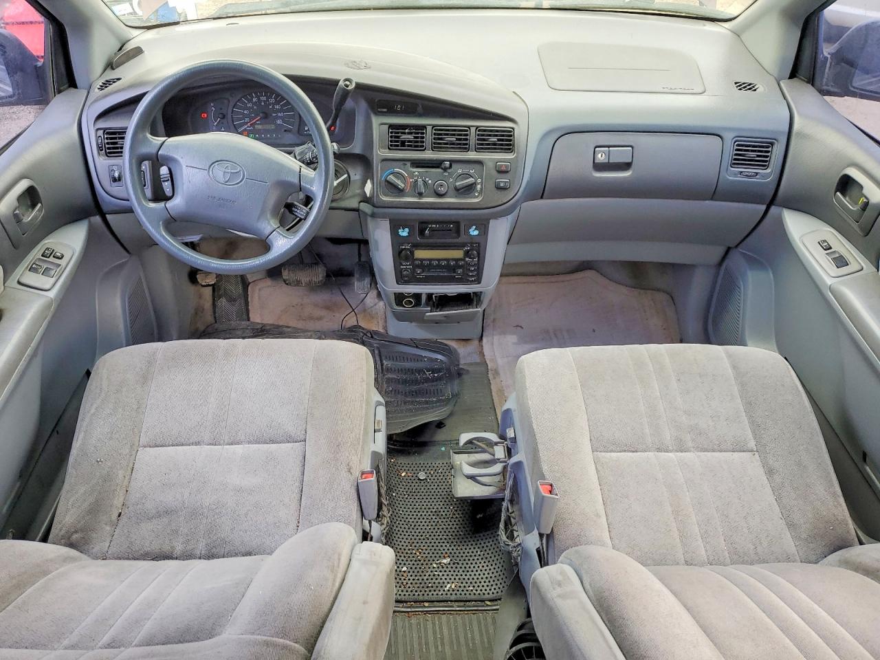 2000 Toyota Sienna VIN 4T3ZF19C6YU236443 photo 8