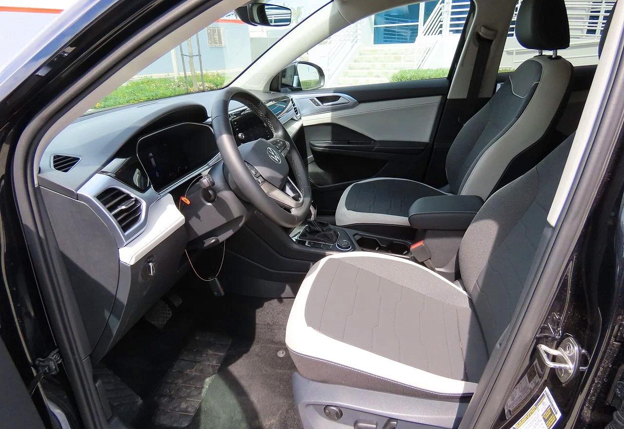 2026 Volkswagen Taos se VIN 3VVUC7B2XTM013924 photo 9