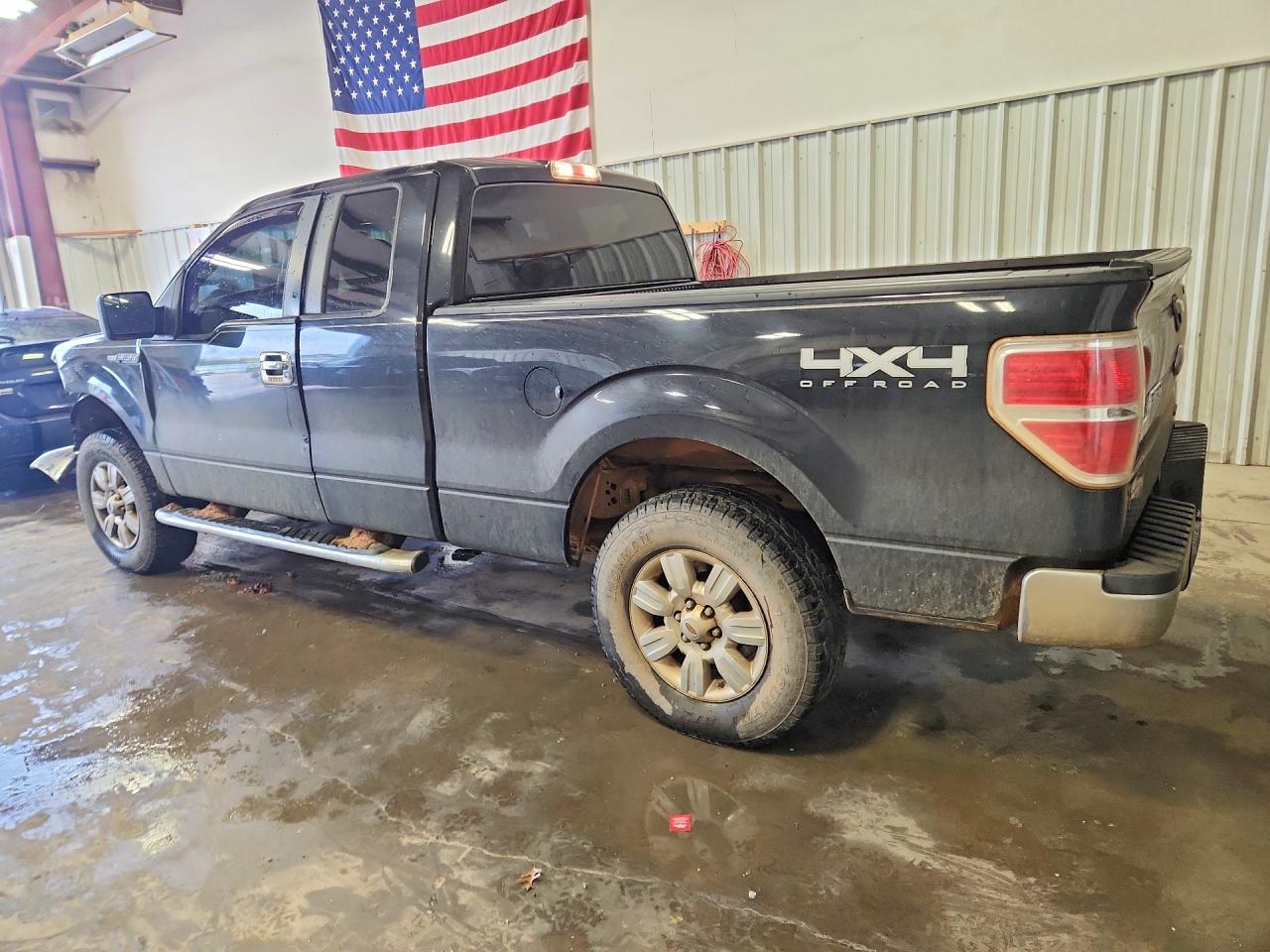 2011 Ford F150 VIN 1FTFX1EF1BFA03823 photo 2