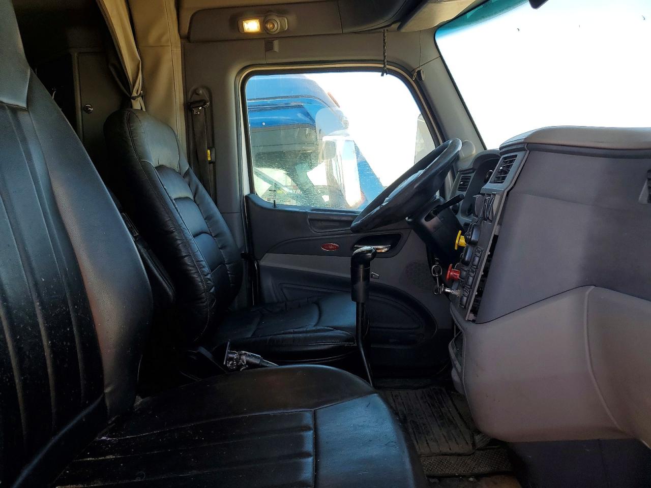 2017 PETERBILT All other VIN 1XPBD49X4HD433876 photo 5