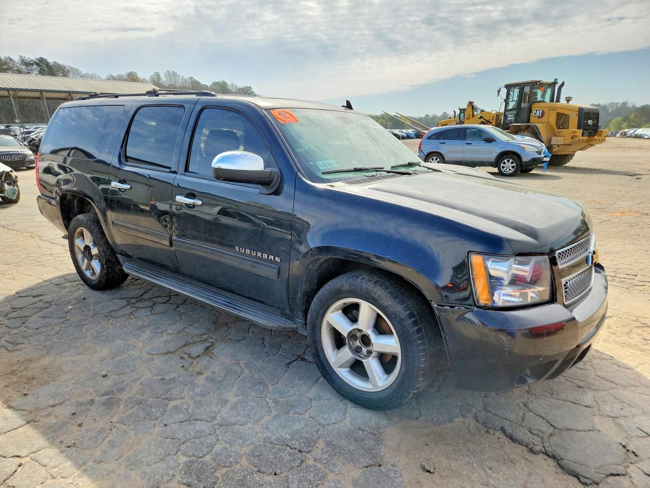 2013 Chevrolet Suburban VIN 1GNSCJE08DR120586 photo 4