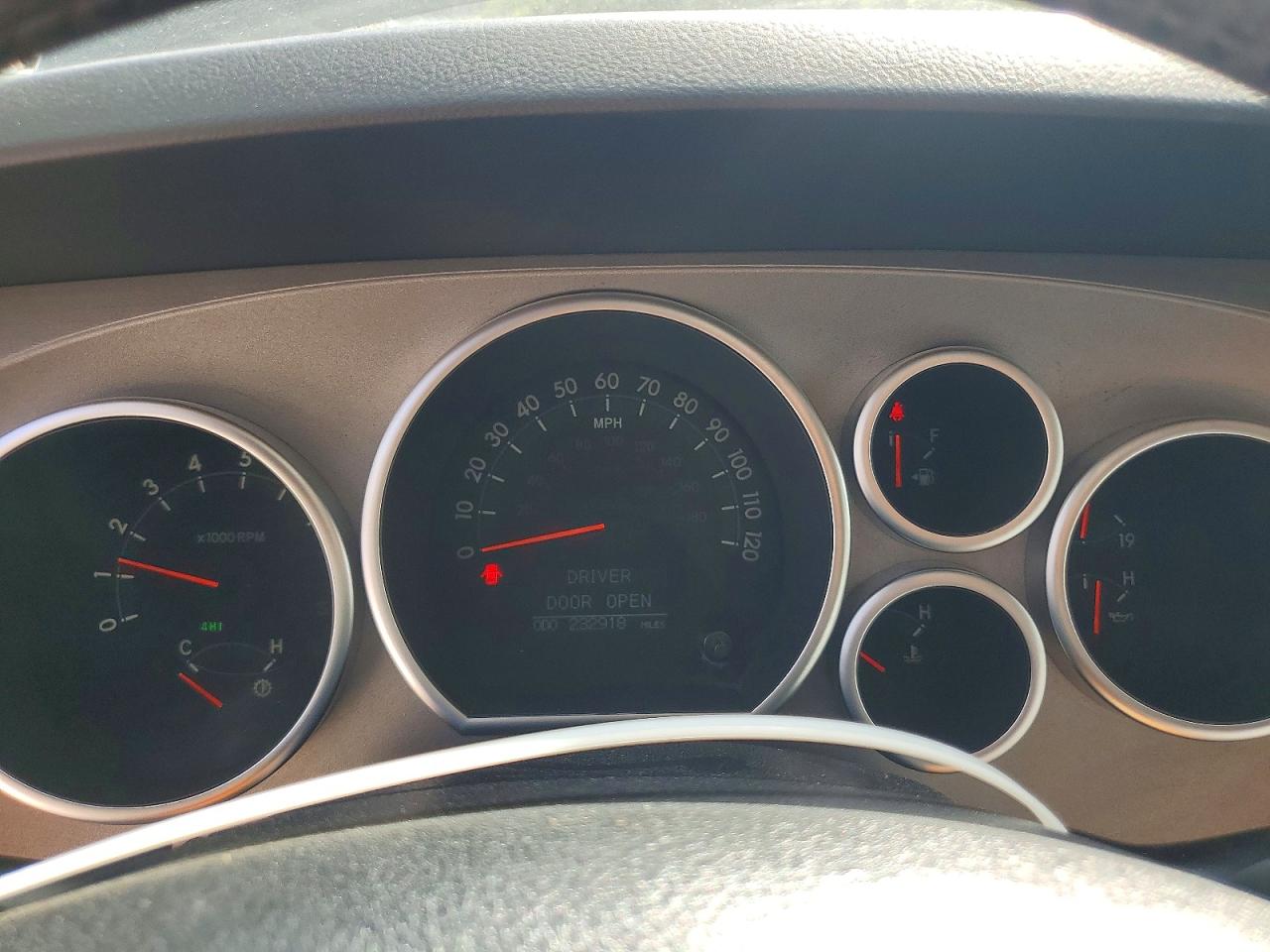 2010 Toyota Sequoia VIN 5TDJW5G10AS025428 photo 9