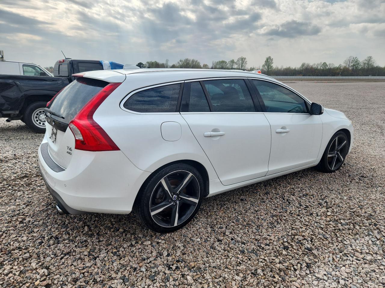 2016 Volvo V60 VIN YV149MSP3G1309825 photo 3