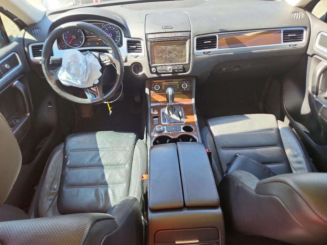 2016 Volkswagen Touareg td VIN WVGEP9BPXGD003633 photo 8
