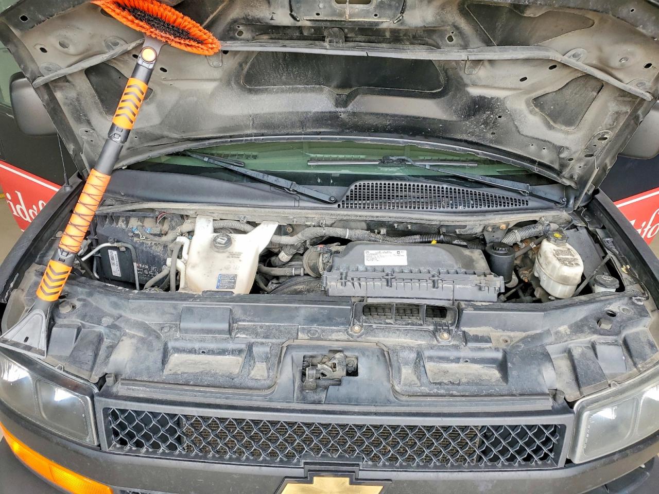 2019 Chevy Express VIN 1GCWGBFPXK1330912 photo 11
