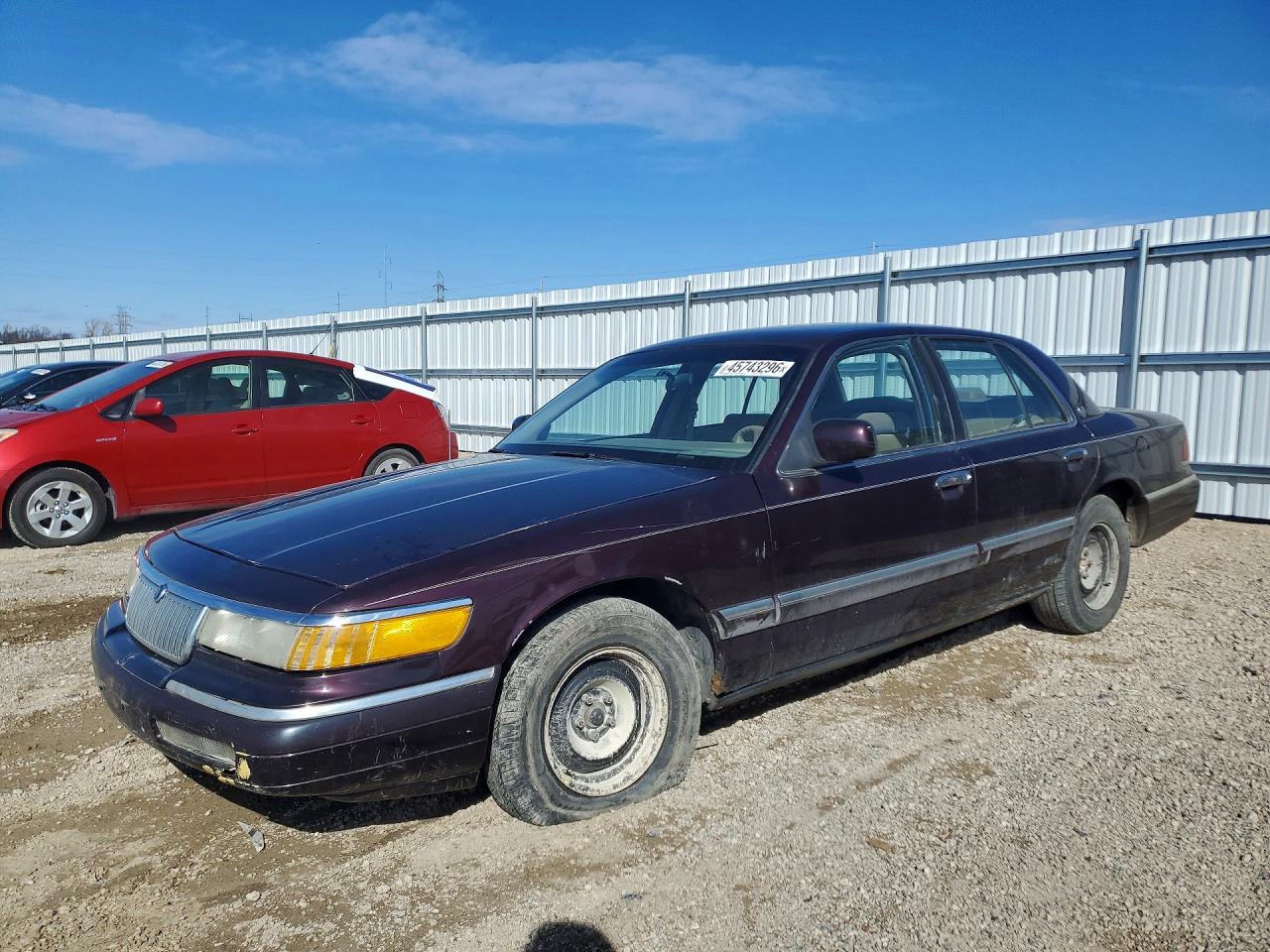 1993 Mercury Grmarquis VIN 2MELM74W9PX615326 photo 1