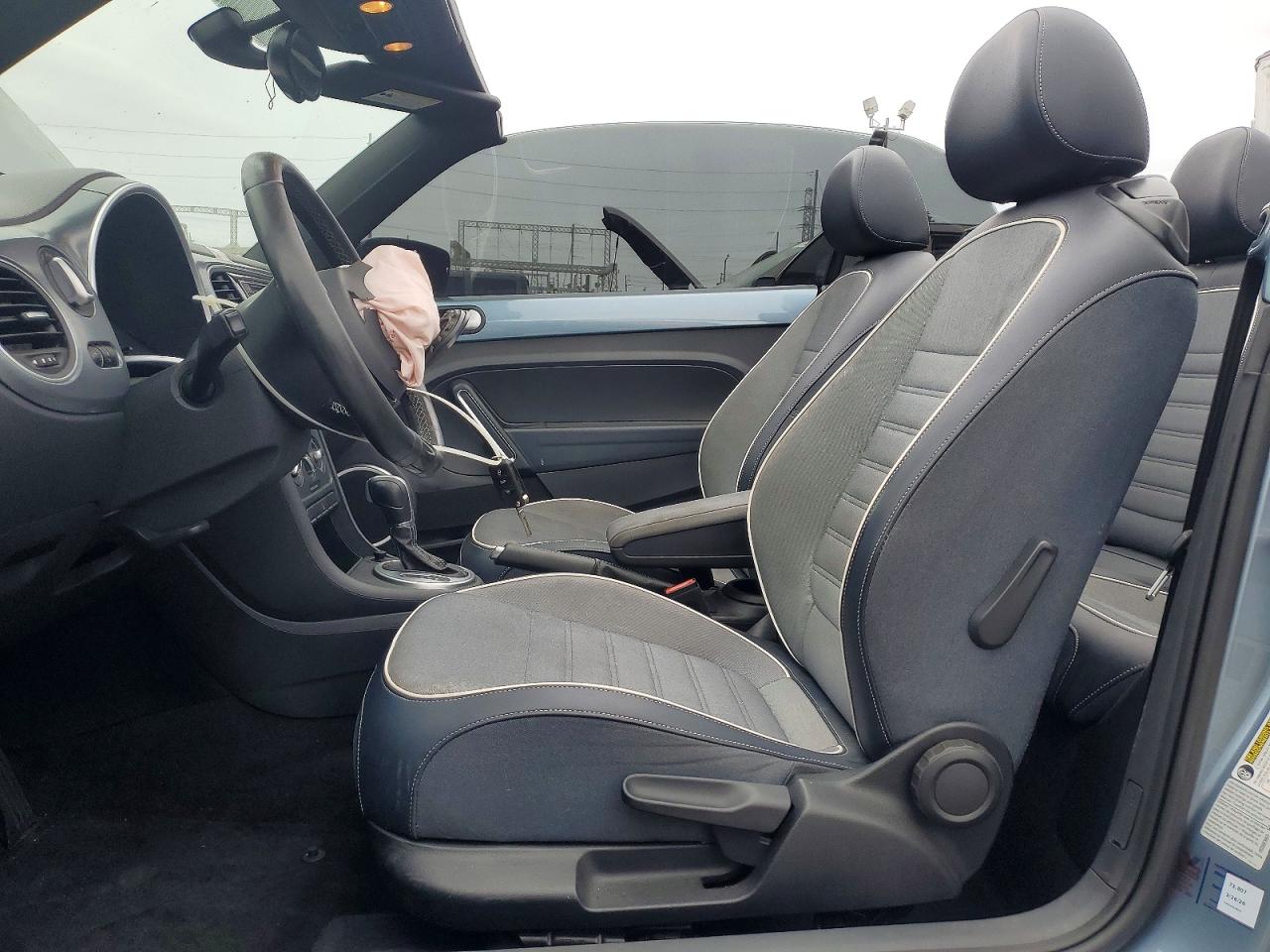 2016 Volkswagen Beetle VIN 3VW507AT0GM811762 photo 7