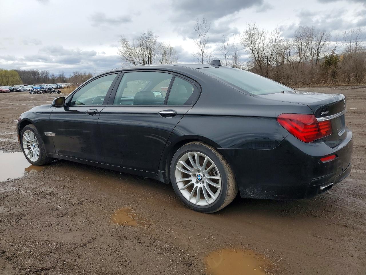 2013 BMW 7 series VIN WBAYF8C58DD139800 photo 2