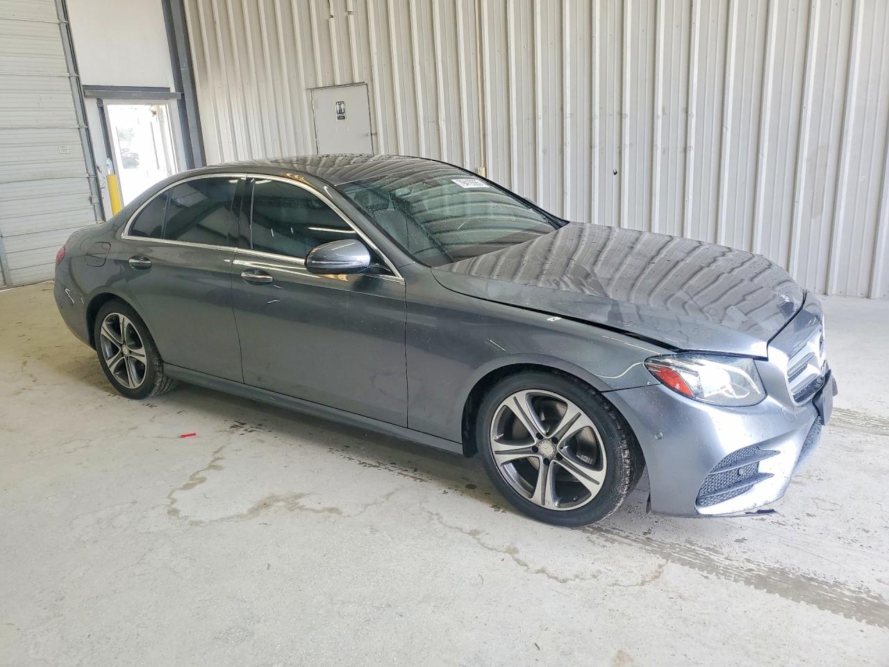 2017 Mercedes-Benz E-class VIN WDDZF4JB6HA082969 photo 4