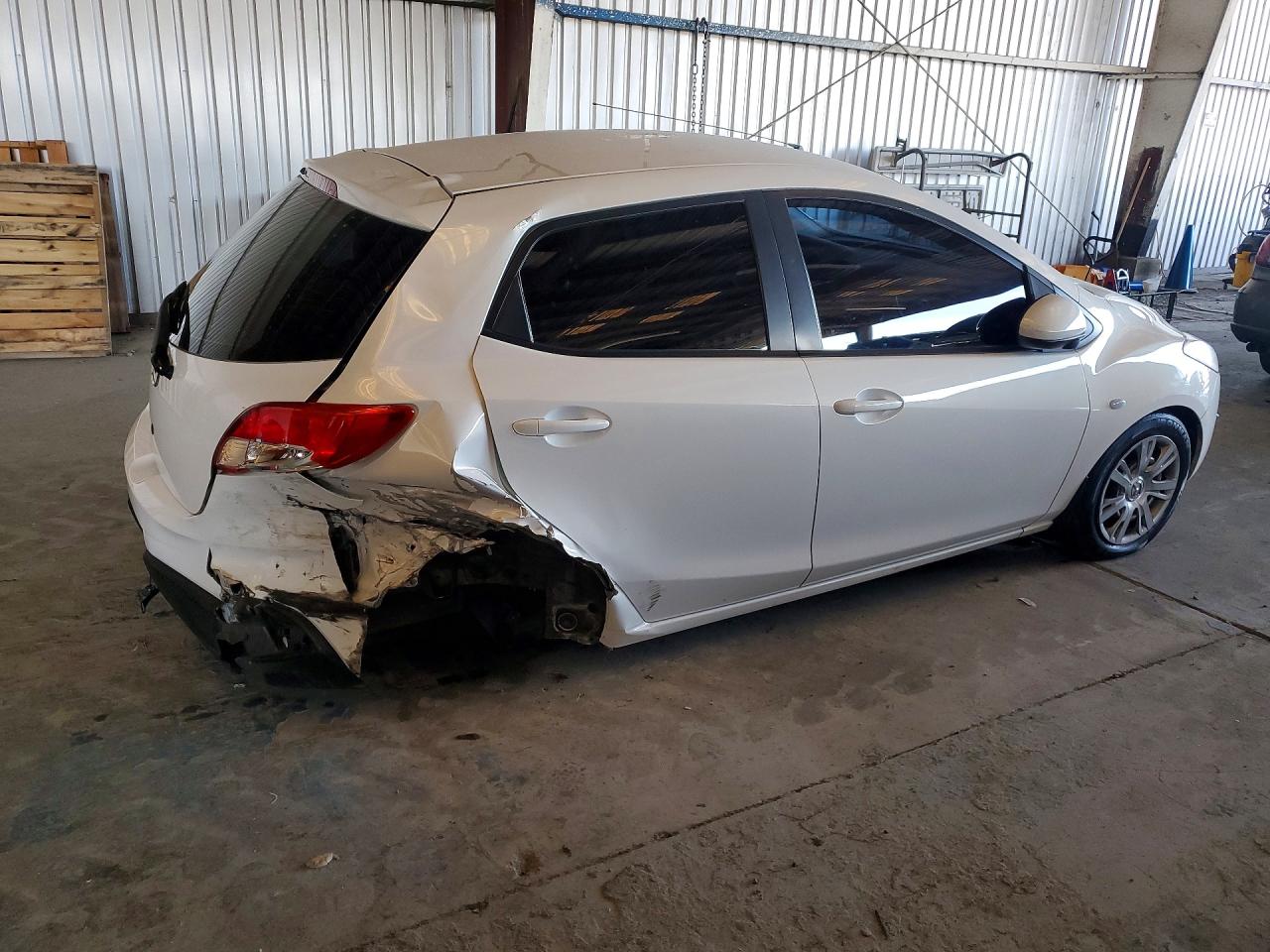 2011 Mazda 2 VIN JM1DE1HZ2B0130635 photo 3