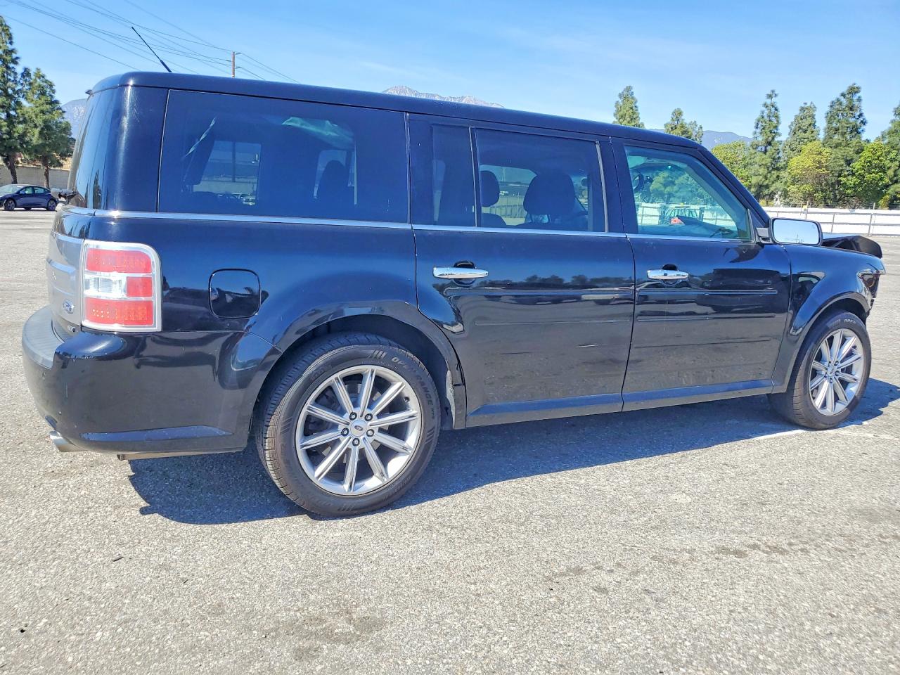 2018 Ford Flex VIN 2FMHK6D83JBA05897 photo 3