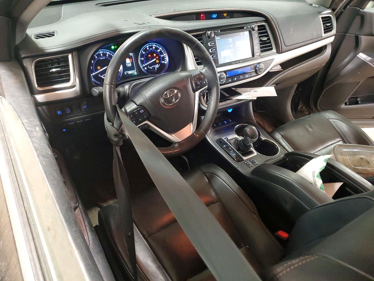 2017 Toyota Highlander VIN 5TDJZRFH0HS442815 photo 8