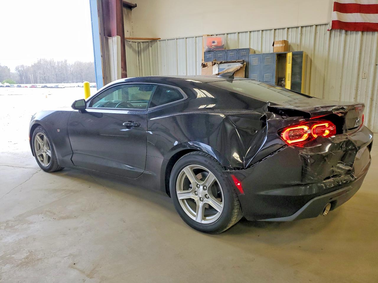 2023 Chevrolet Camaro VIN 1G1FB1RS3P0151240 photo 2