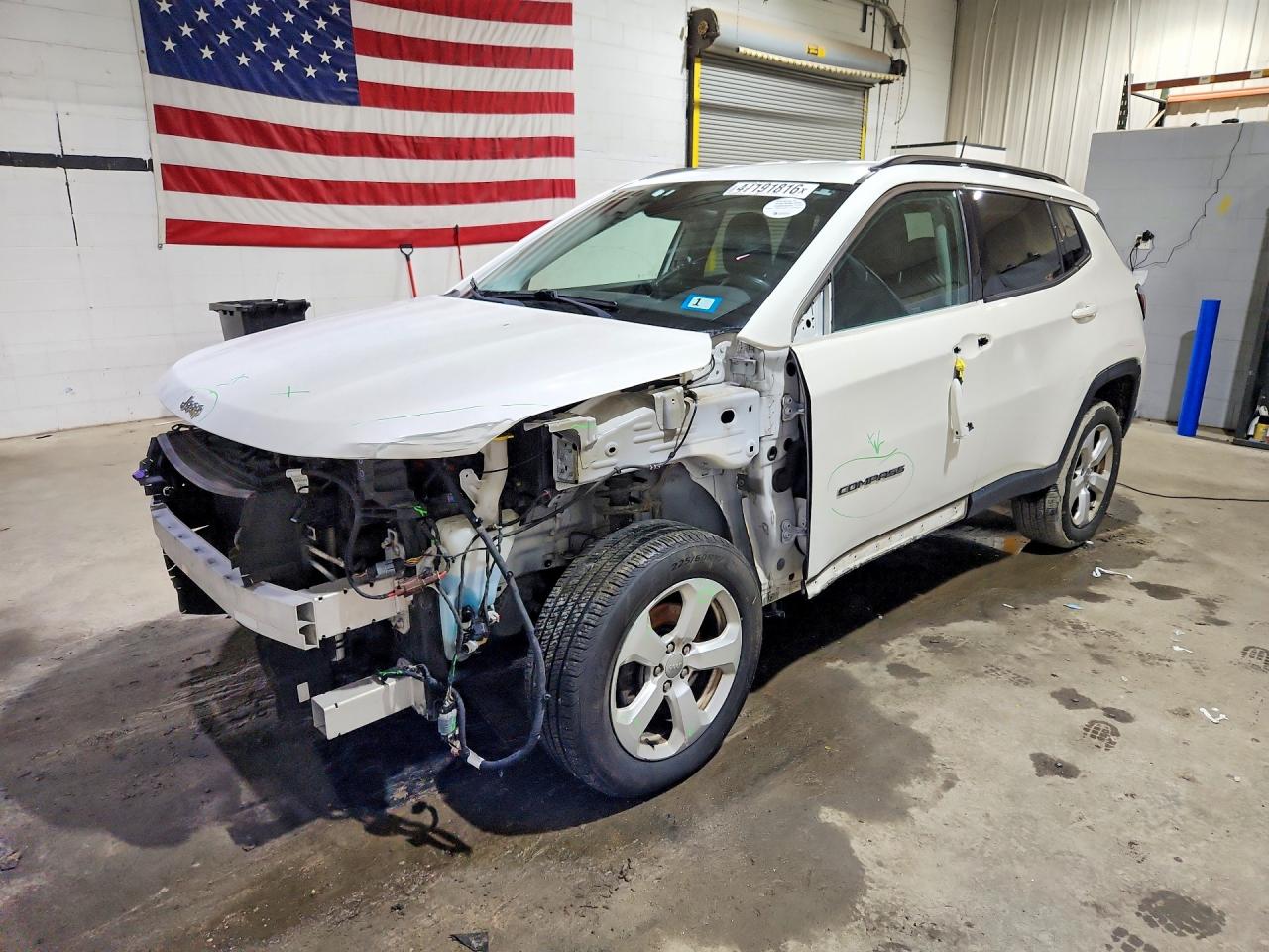 2018 Compass VIN 3C4NJDBB8JT231676 photo 1