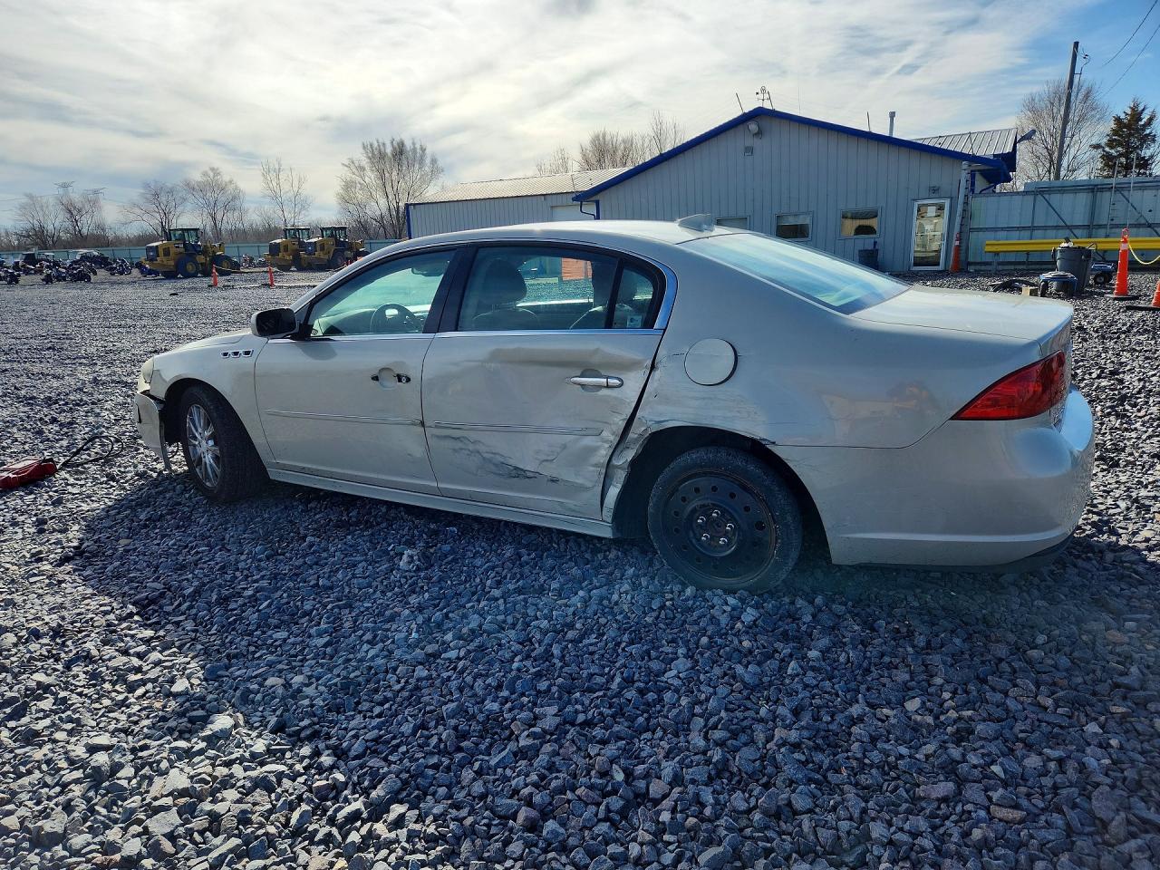2010 Buick Lucerne VIN 1G4HJ5EM4AU128577 photo 2