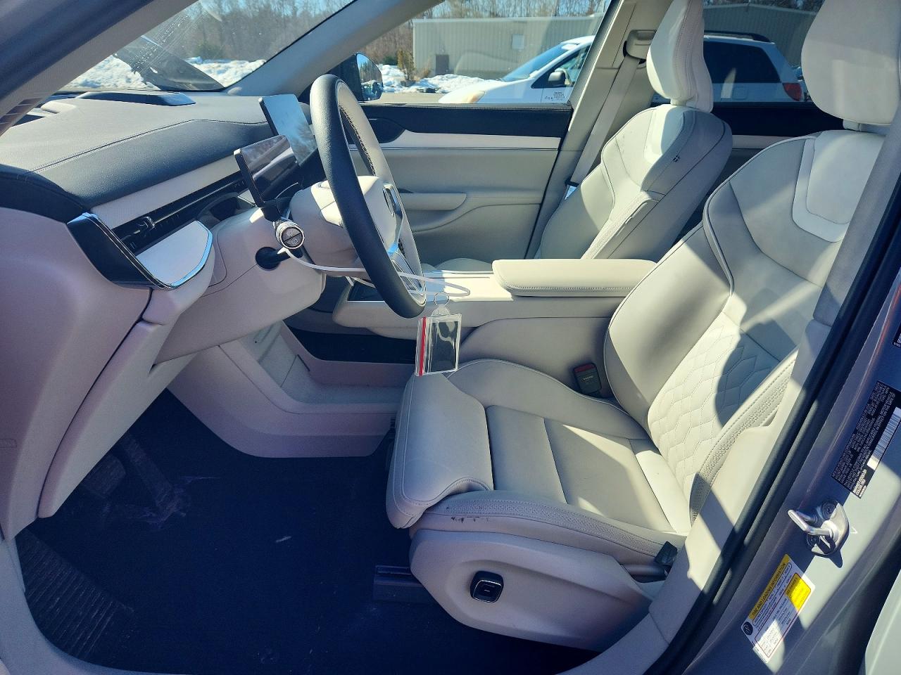 2025 Volvo All other VIN 7JDEV3VL9SG001015 photo 7