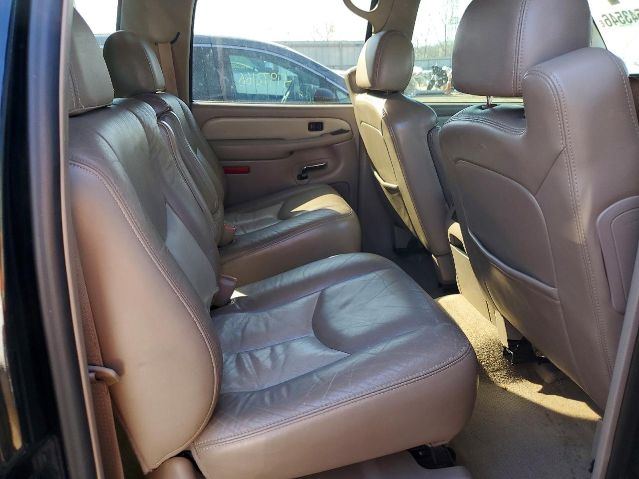 2005 GMC Yukon VIN 1GKFK66U35J212186 photo 11