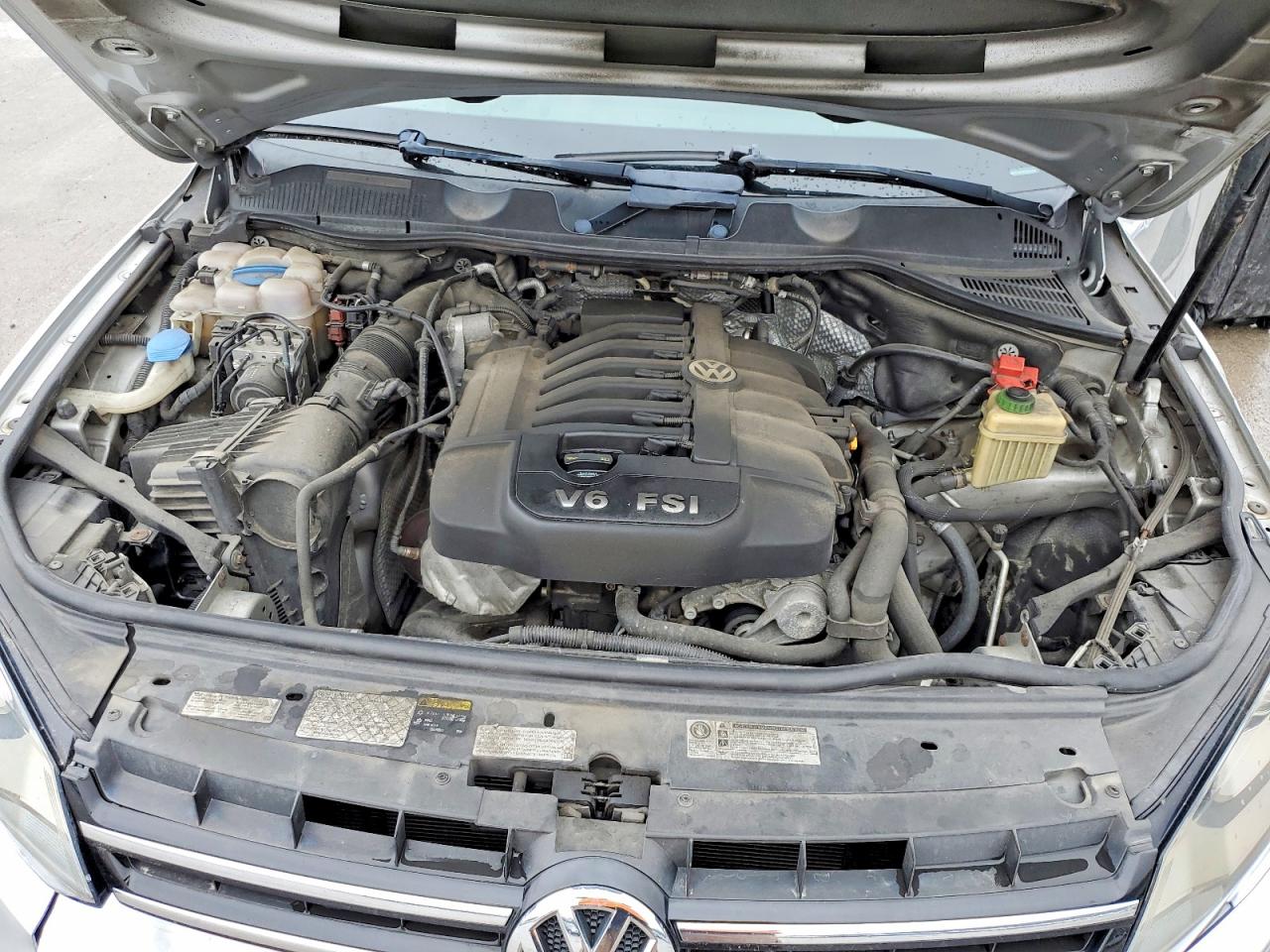 2014 Volkswagen Touareg VIN WVGEF9BP2ED015260 photo 12