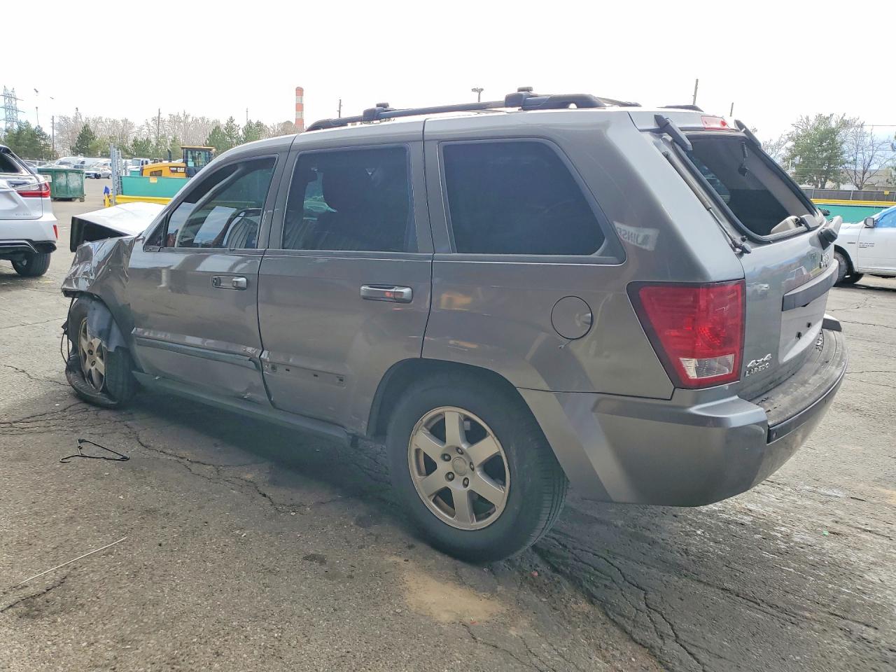 2008 Jeep Cherokee VIN 1J8GR48K08C136374 photo 2