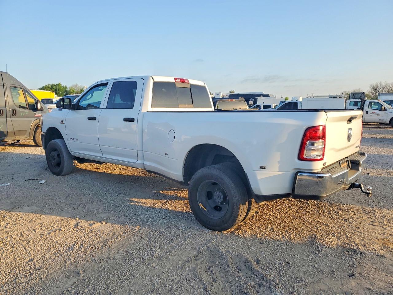 2020 Ram 3500 VIN 3C63RRGL1LG278436 photo 3