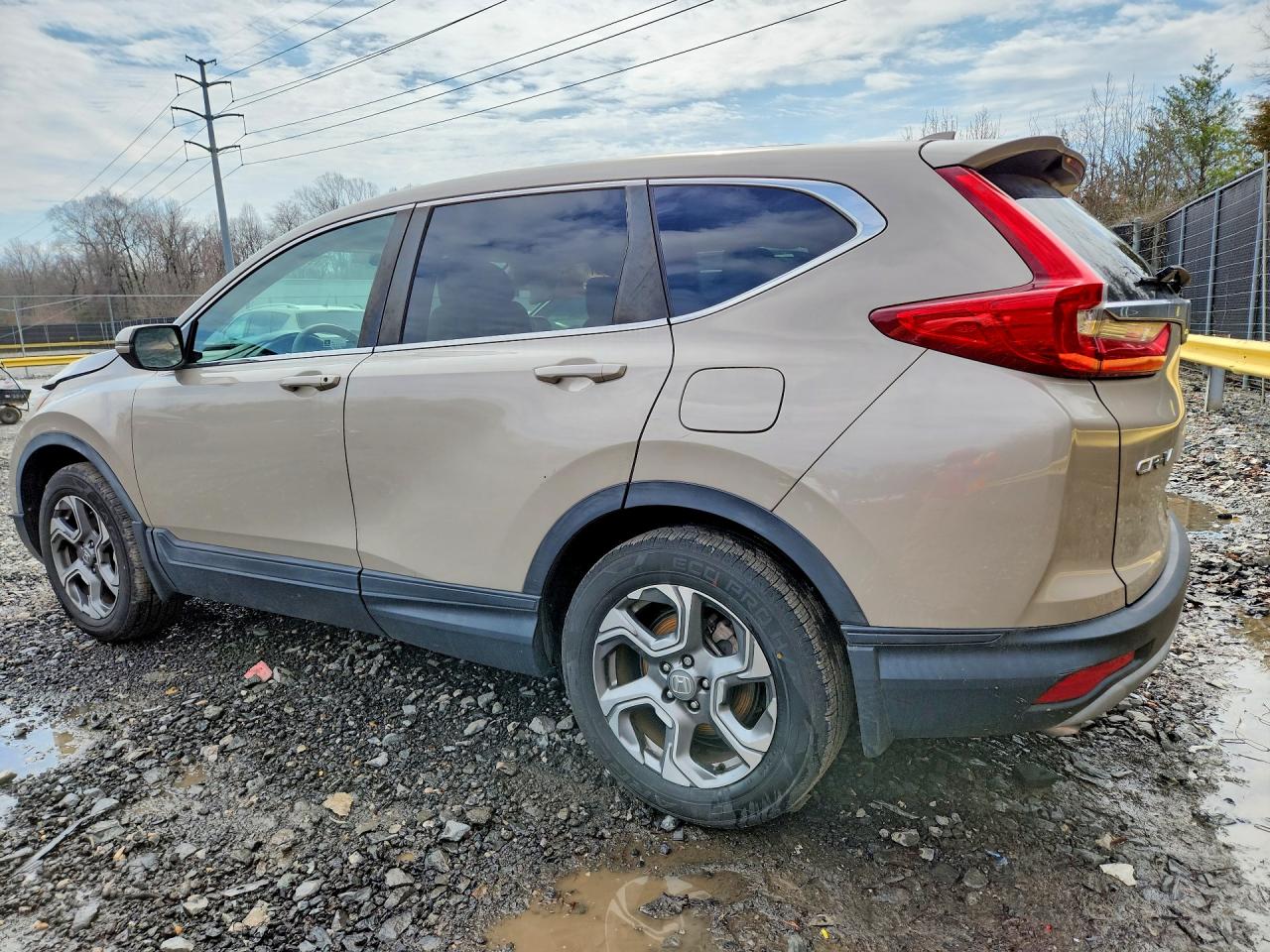 2018 Honda Crv VIN 2HKRW2H58JH683216 photo 2