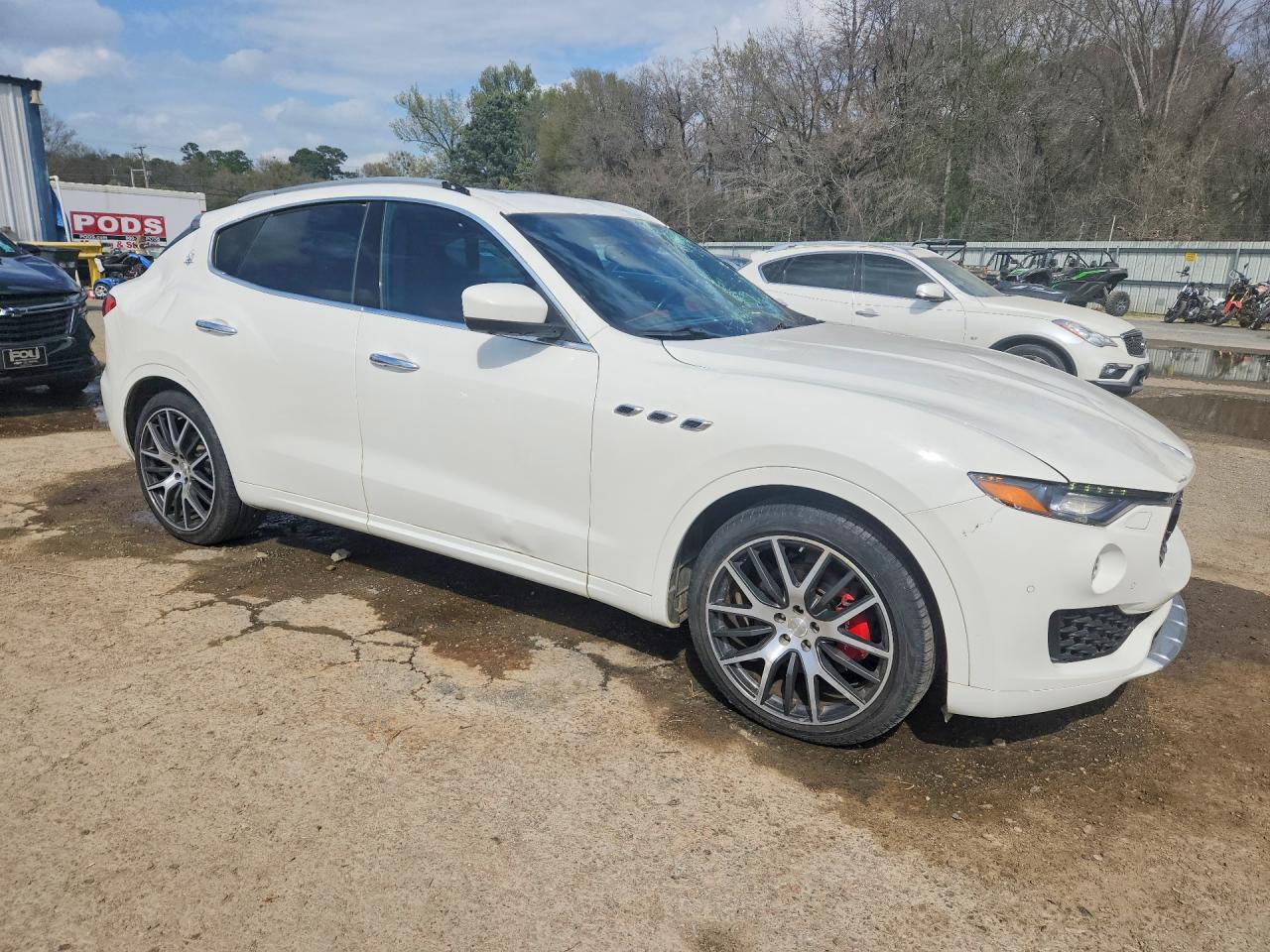 2017 Maserati All other VIN ZN661XUL0HX225864 photo 4