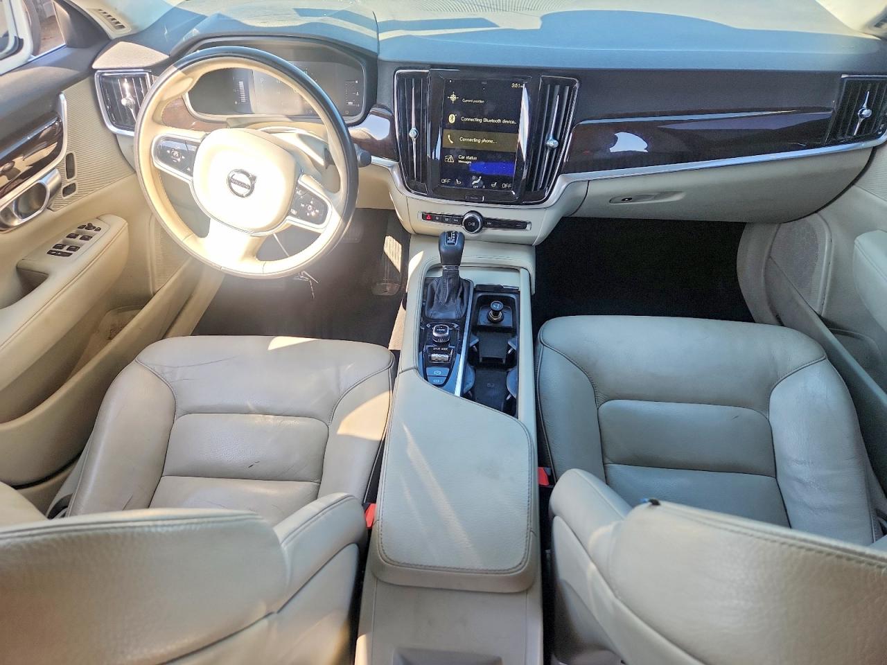 2017 Volvo S90 VIN YV1102AK3H1010232 photo 8