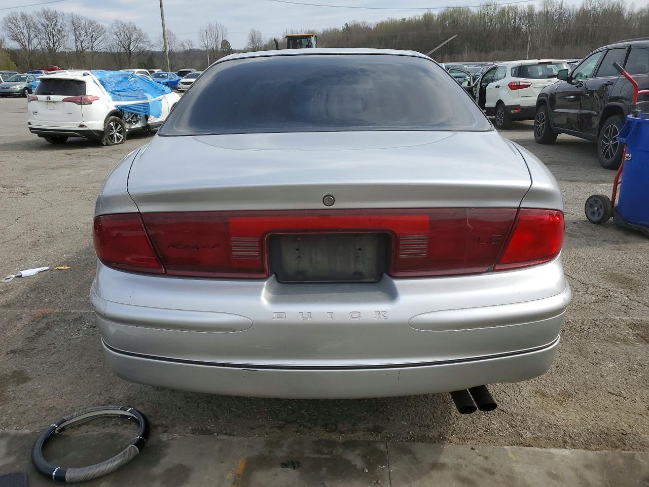2004 Buick Regal VIN 2G4WB52K341247728 photo 6