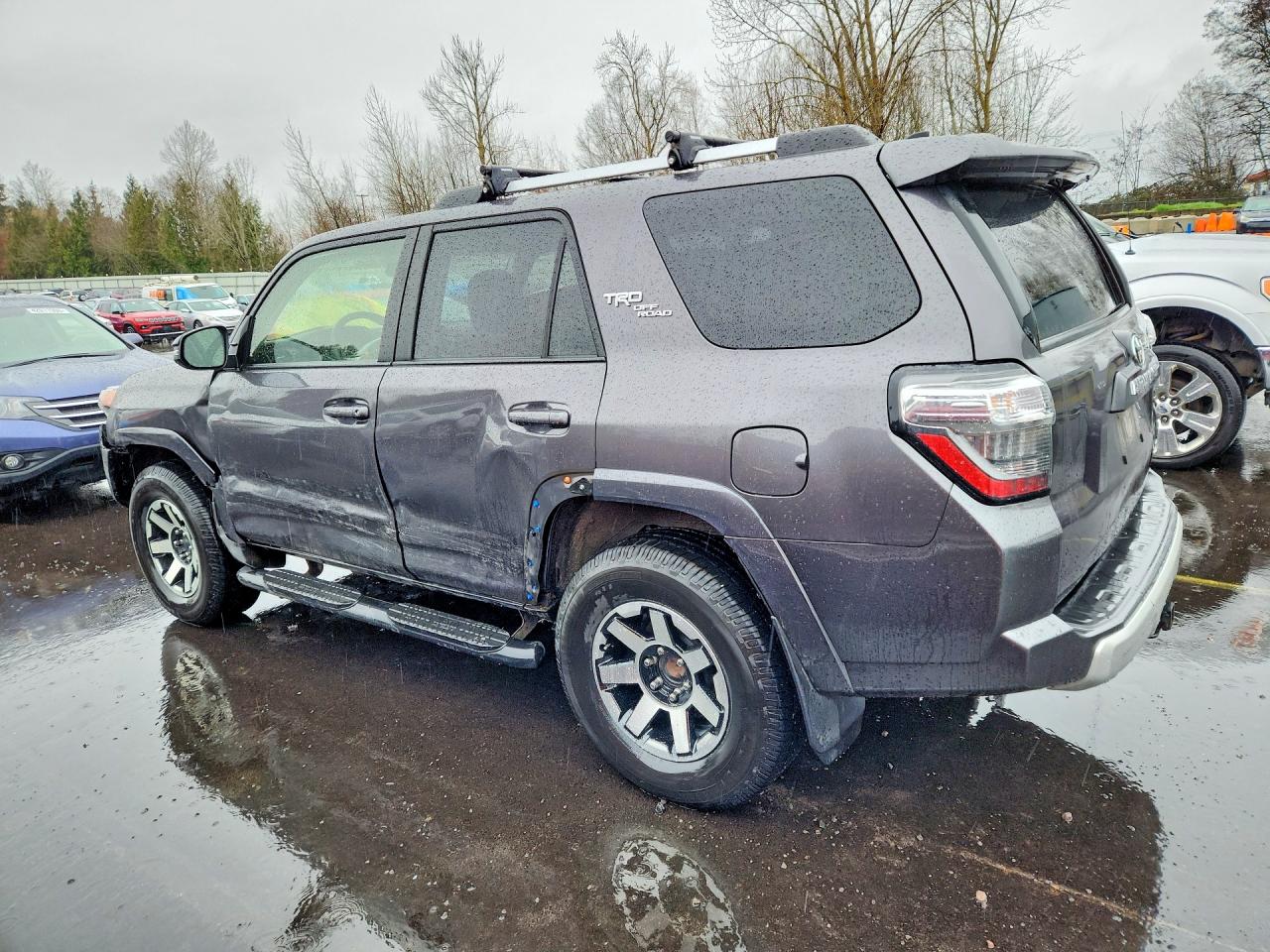 2018 Toyota 4runner VIN JTEBU5JRXJ5546084 photo 2