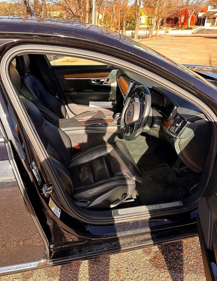 2017 Volvo S90 VIN YV1A22ML4H1007385 photo 5