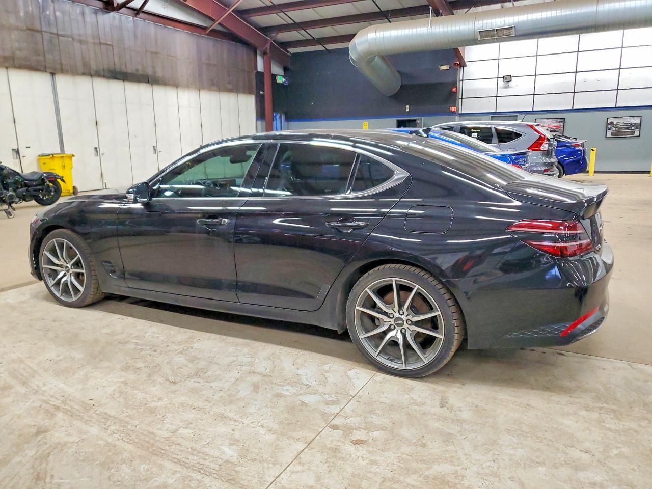 2022 Genesis G70 2.0t VIN KMTG34TA6NU088023 photo 2