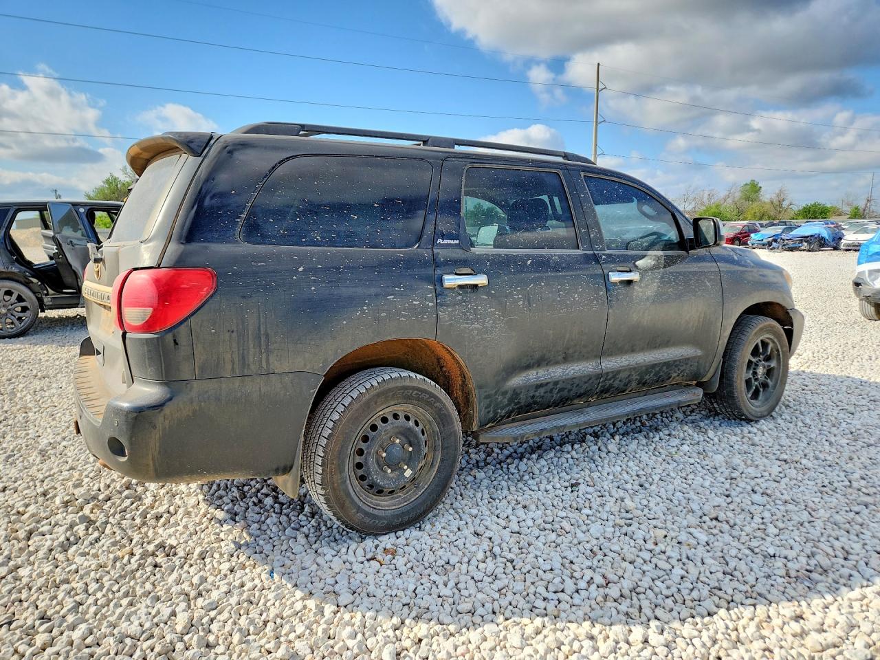 2013 Toyota Sequoia VIN 5TDYY5G12DS044396 photo 3