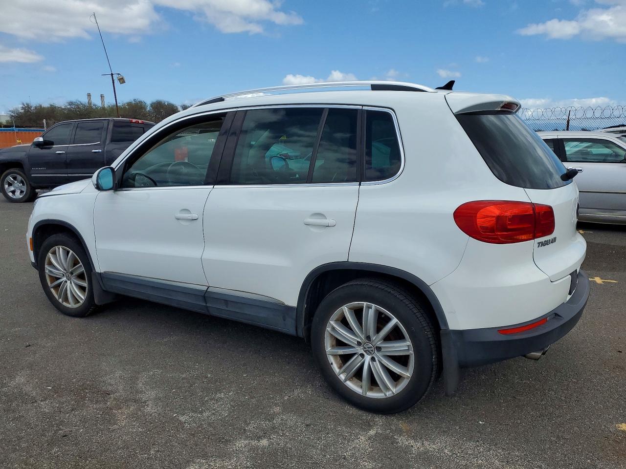 2014 Volkswagen Tiguan VIN WVGAV3AX0EW600150 photo 2