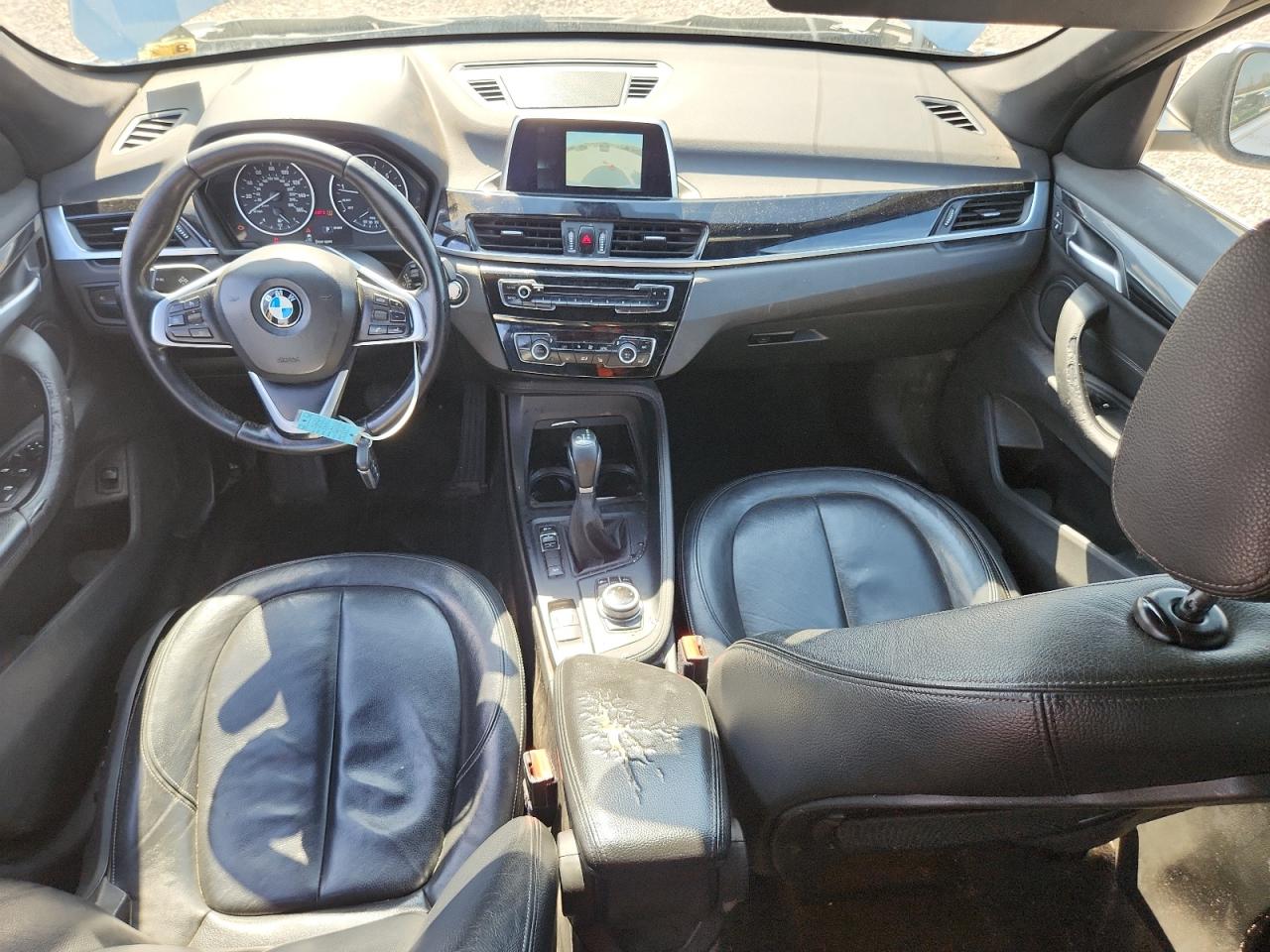 2018 BMW X1 VIN WBXHT3C39J5F91084 photo 8