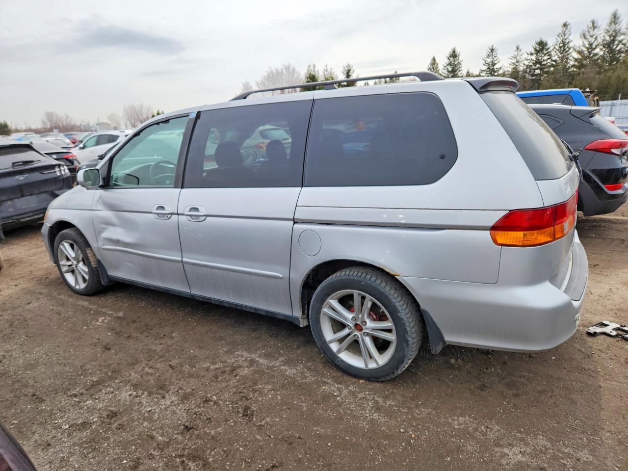 2003 HONDA Odyssey VIN 2HKRL18903H002670 photo 2