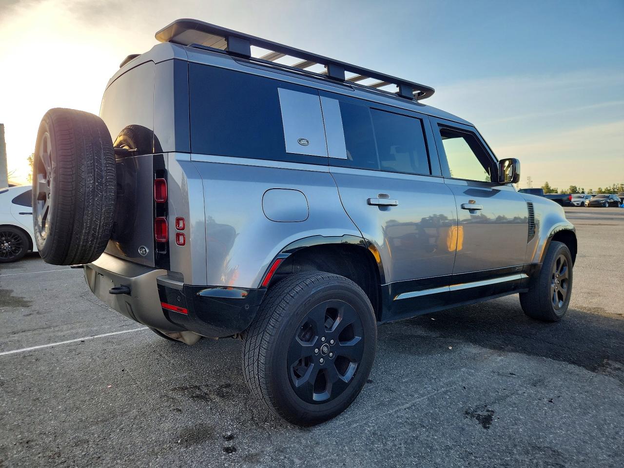 2021 Land Defender VIN SALE27RU2M2040338 photo 3