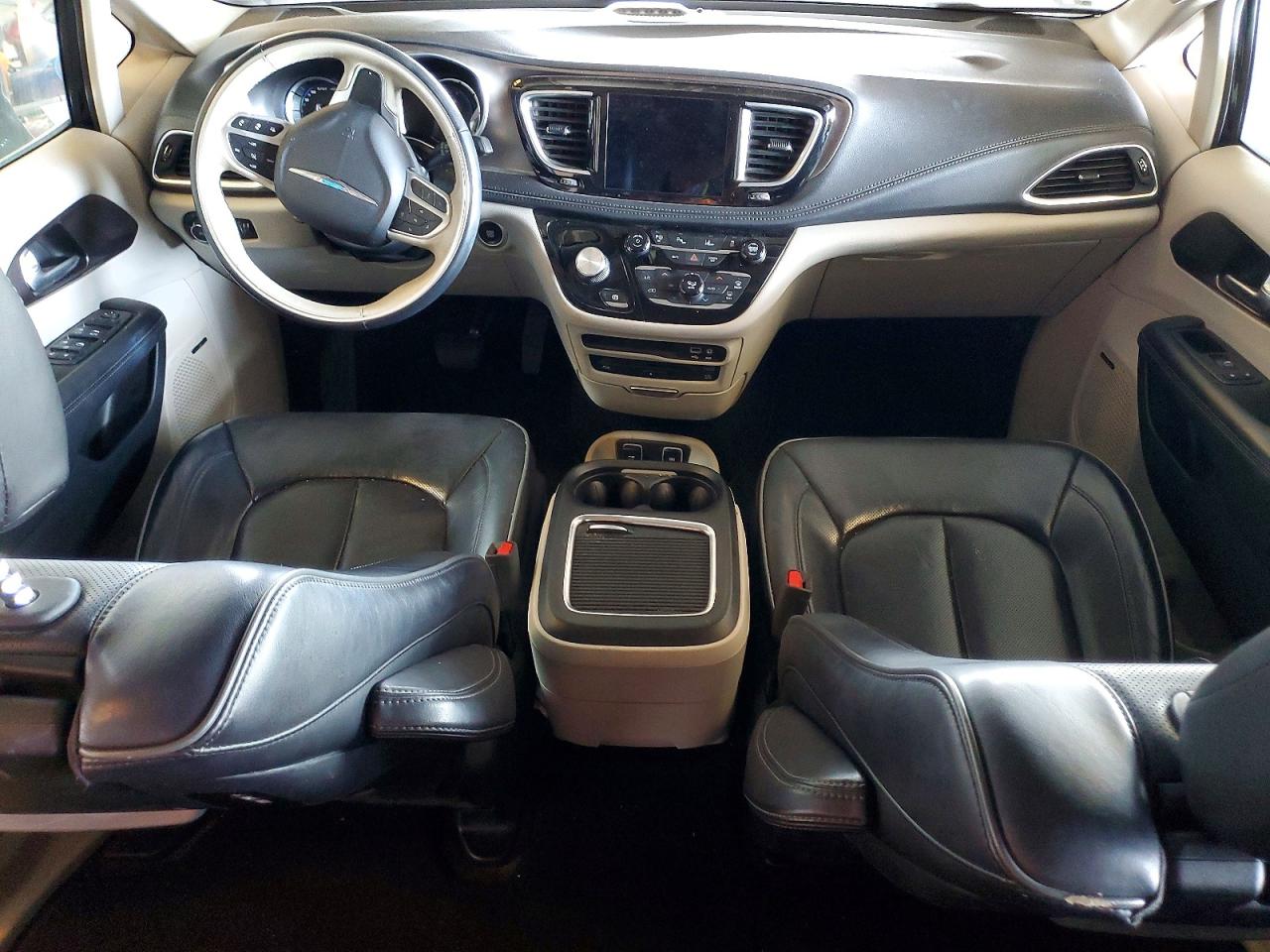 2018 Chrysler Pacifica VIN 2C4RC1N79JR230136 photo 8