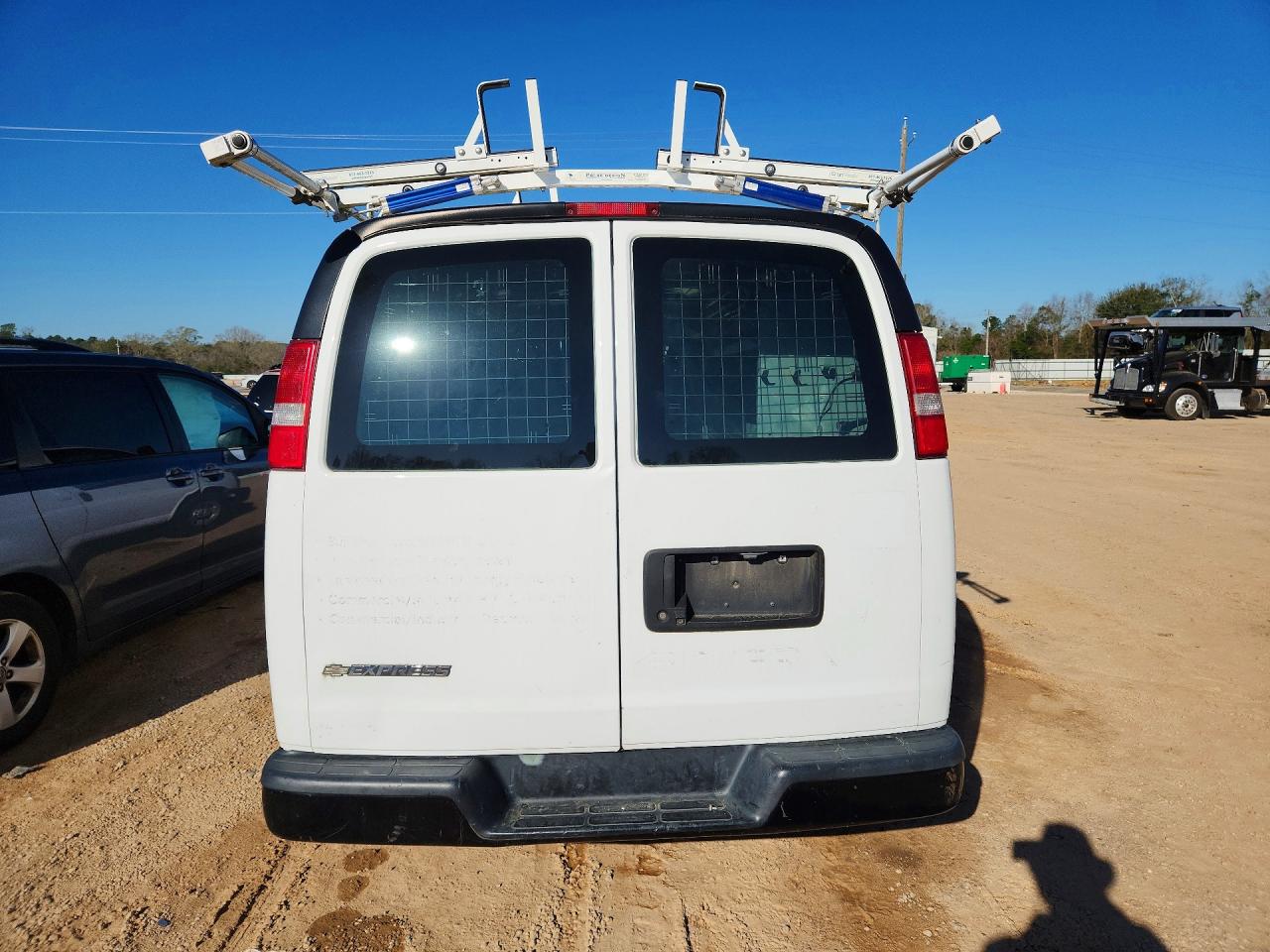 2018 CHEVY Express g VIN 1GCWGBFGXJ1339785 photo 6