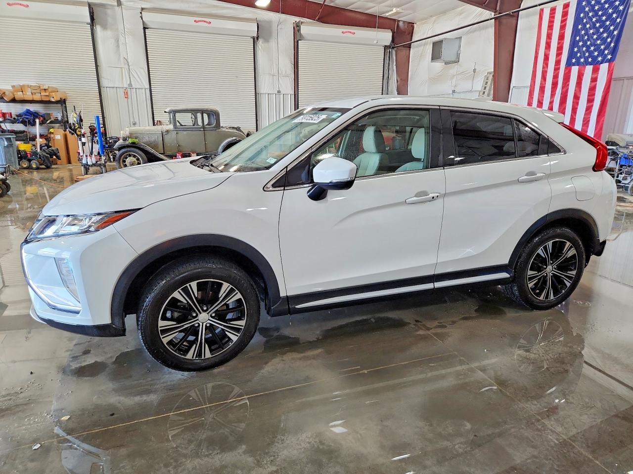 2018 Mitsubishi ECLIPSE VIN JA4AT5AA5JZ051419 photo 1