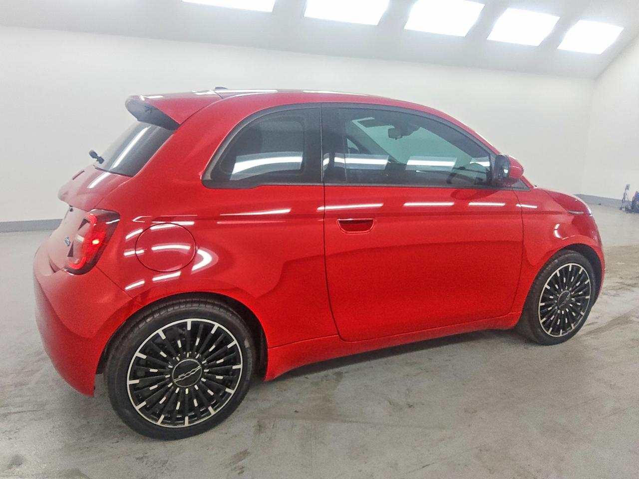 2024 Fiat 500 VIN ZFAFFAA48RX214326 photo 3
