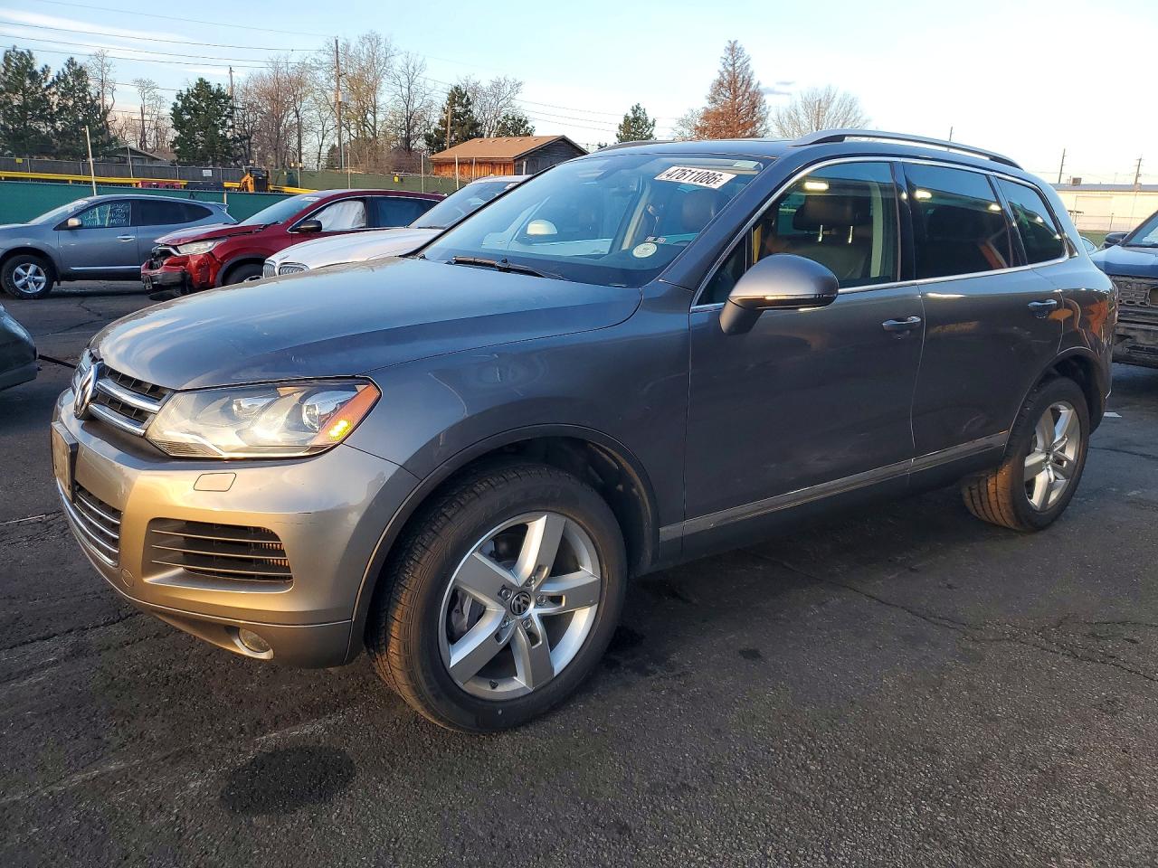 2013 Volkswagen Touareg VIN WVGEP9BP9DD010343 photo 1