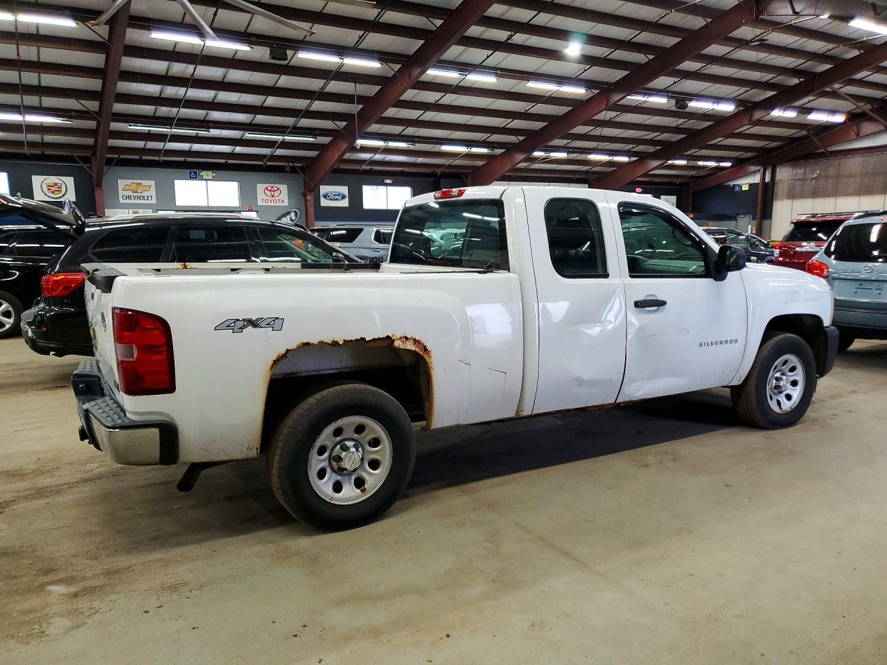 2011 CHEV All models VIN 1GCRKPE38BZ306455 photo 3