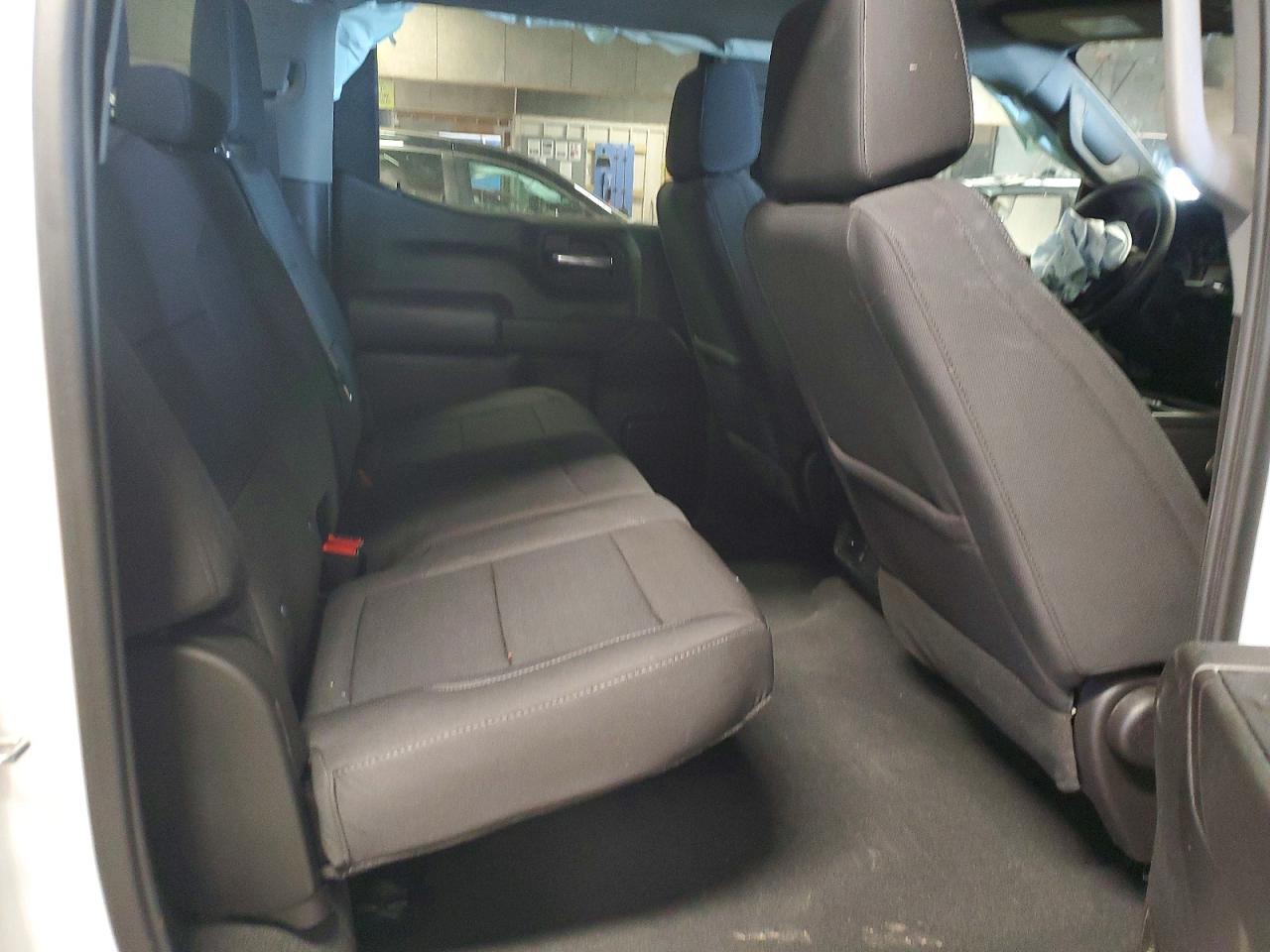 2024 Chevrolet Silverado VIN 1GCPDBEK0RZ260190 photo 10