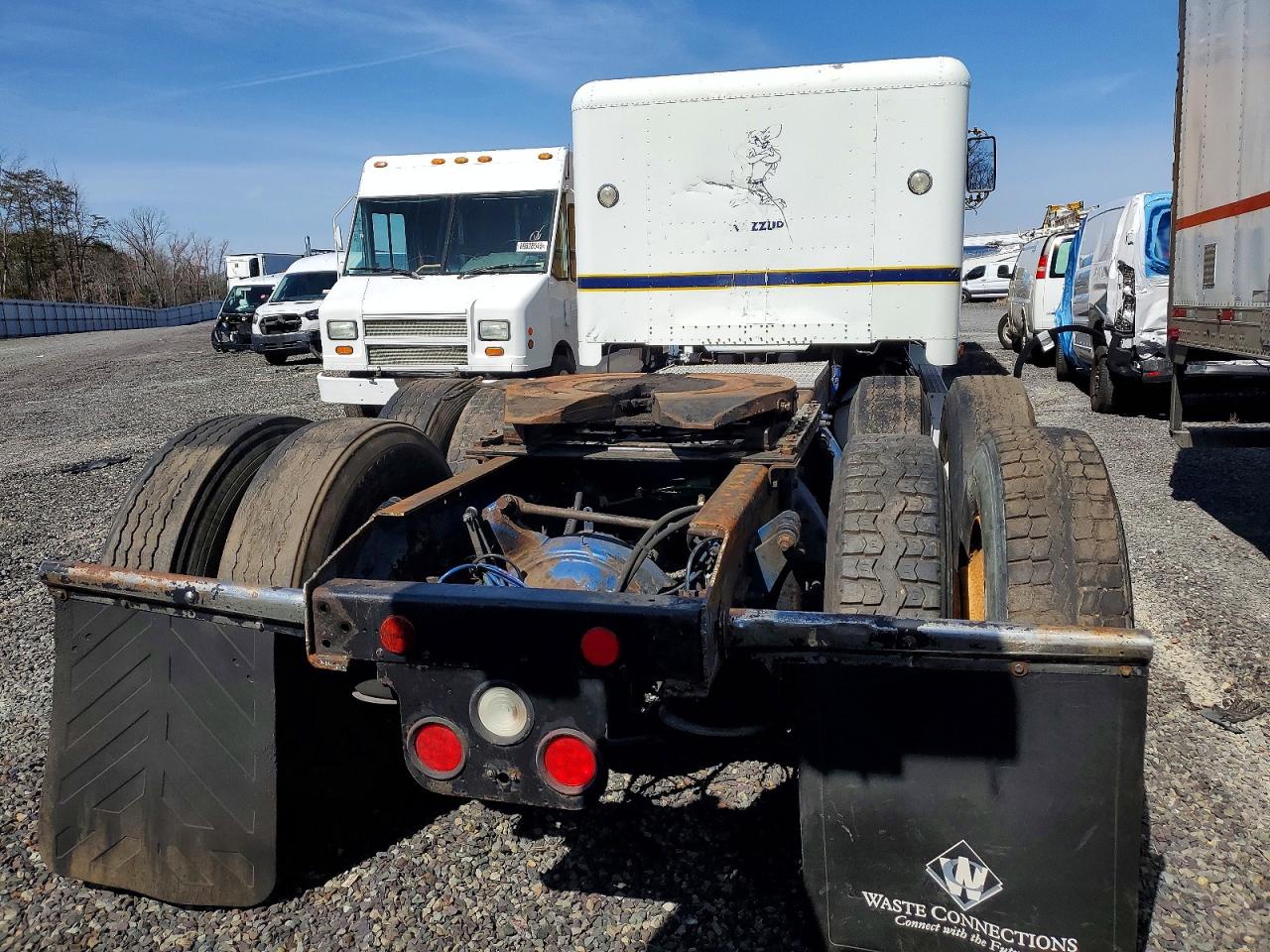 2000 FREIGHTLINER All other VIN 1FVNDXYB1YPF59320 photo 6