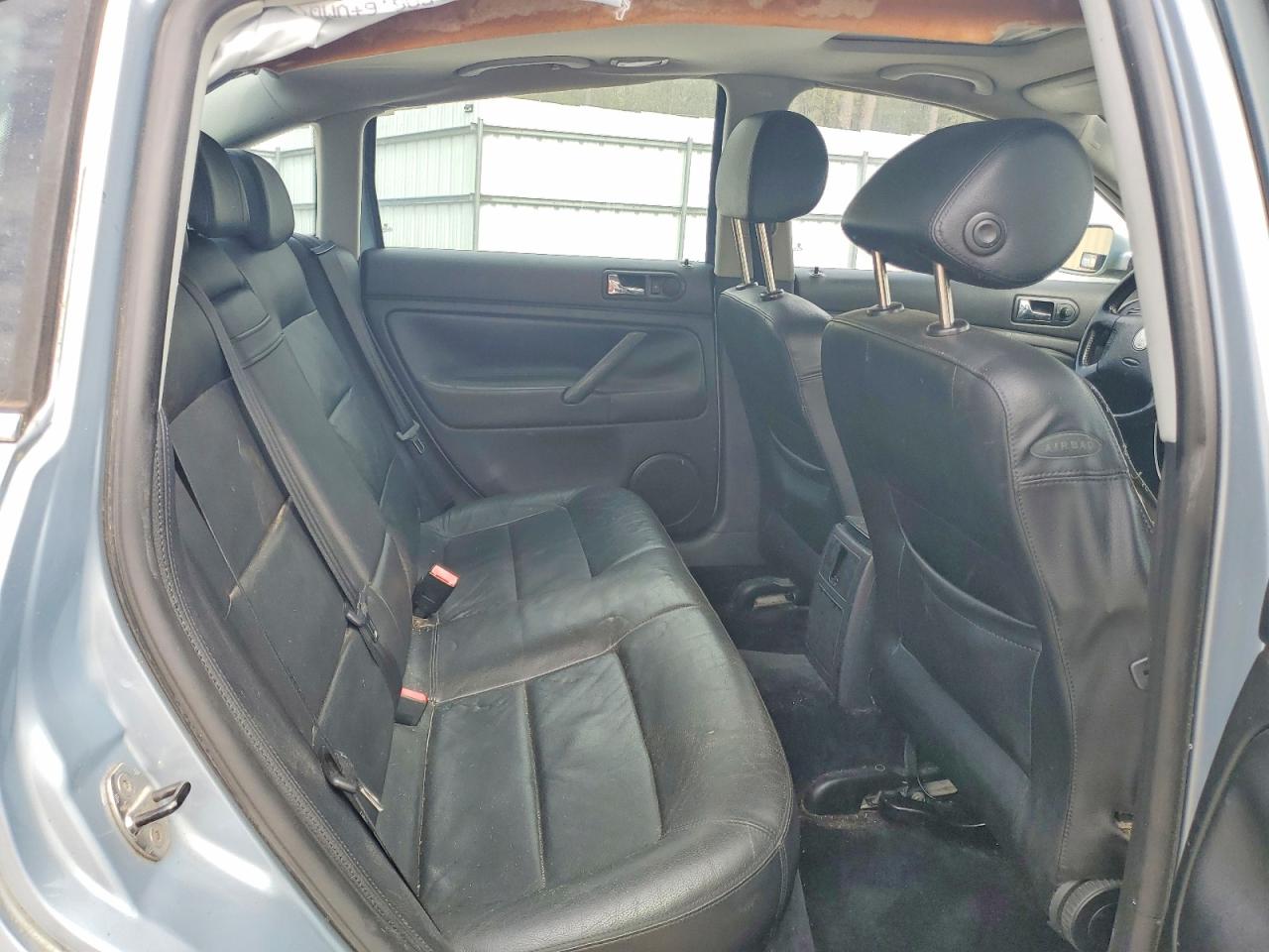 2004 Volkswagen Passat VIN WVWPD63BX4P040540 photo 10