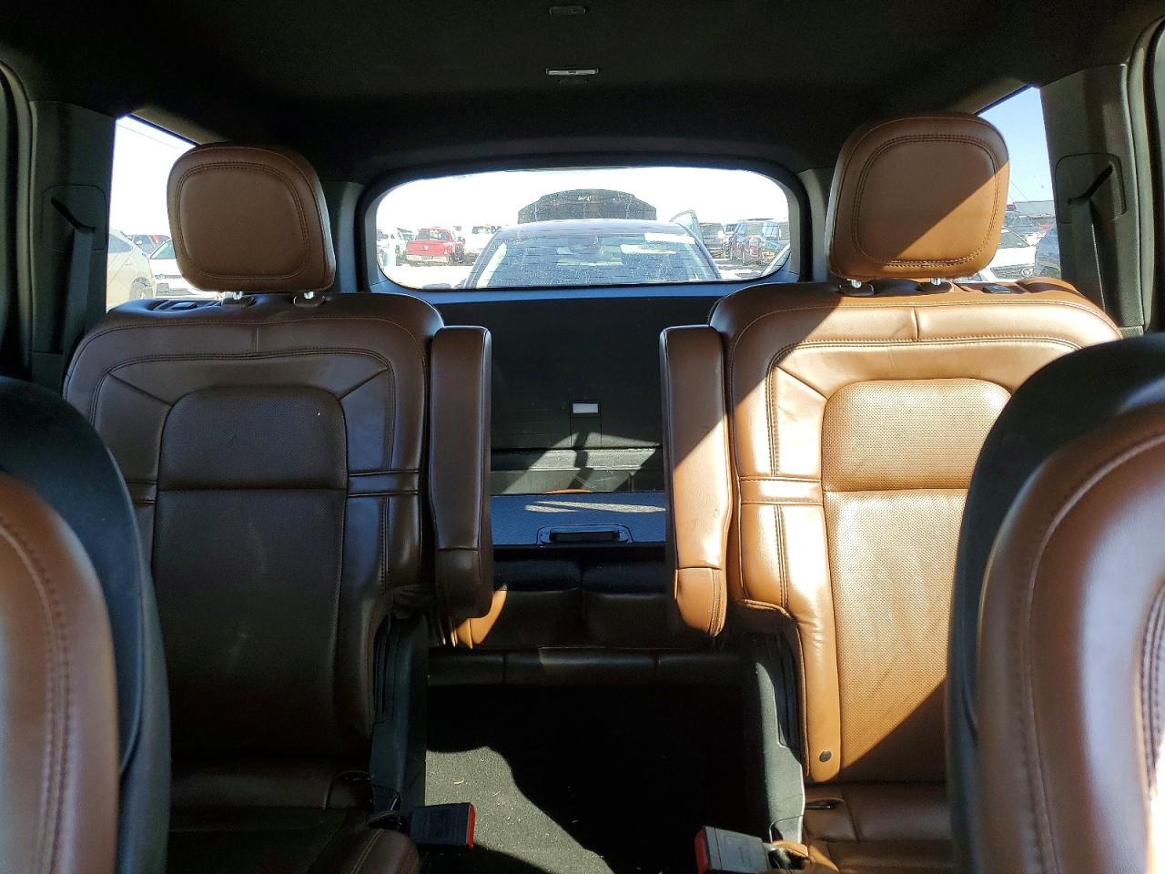 2020 Lincoln Aviator VIN 5LM5J7WC0LGL23112 photo 10