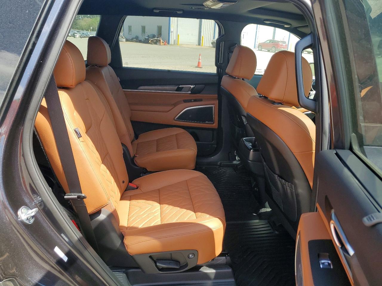 2025 Kia Telluride VIN 5XYP3DGC2SG725206 photo 11